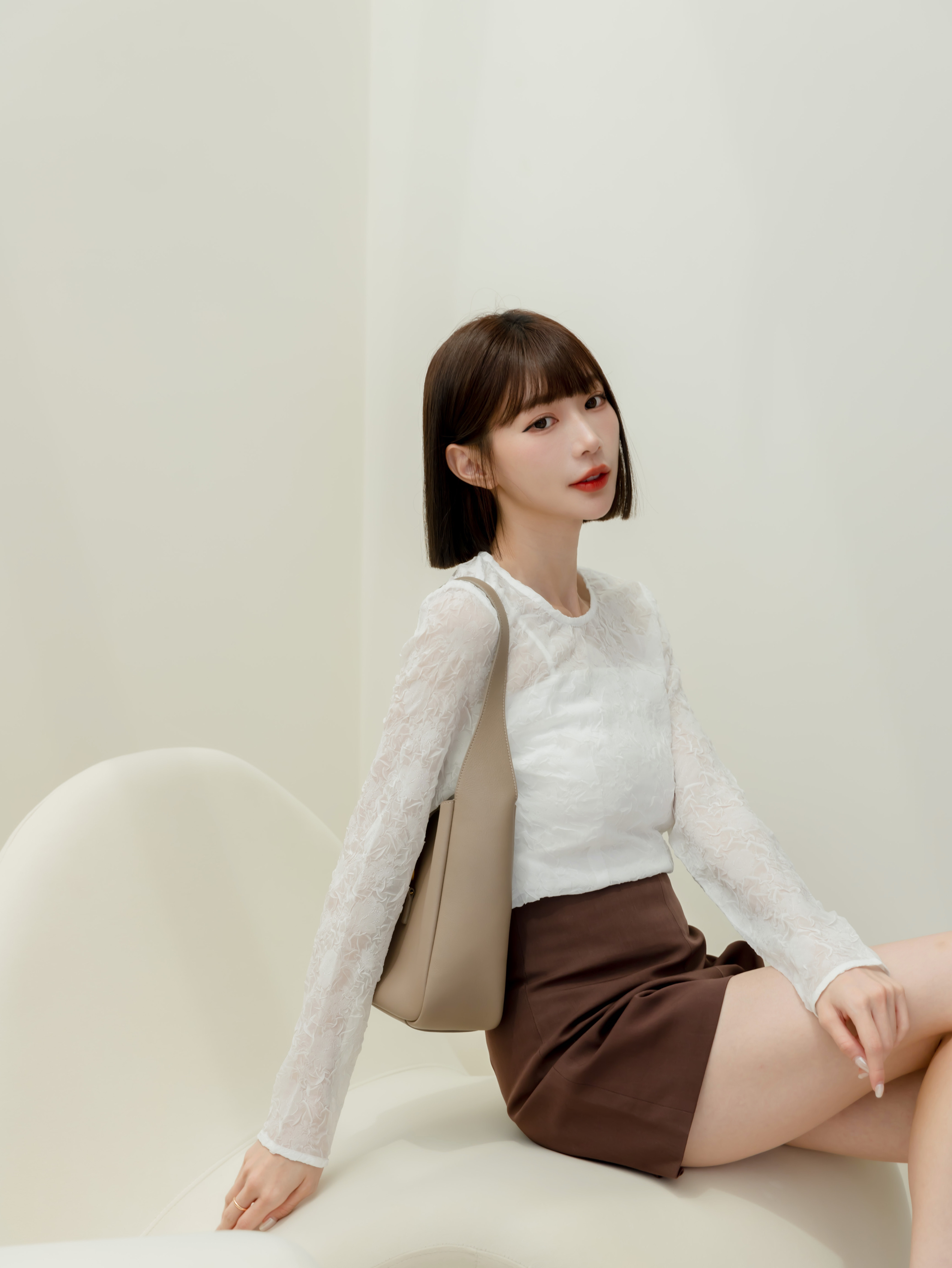 蕾絲透膚上衣(含內搭背心)