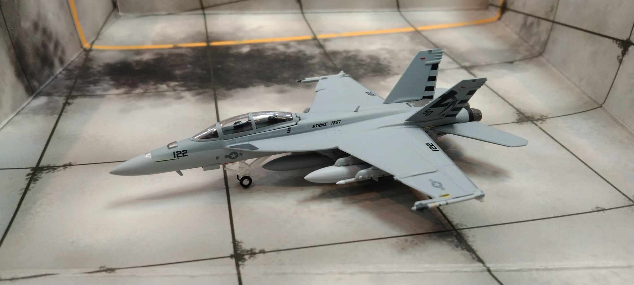 Hogan M-Series 1/200 美國海軍 F/A-18F  第23測評 SD 122 低視 2005