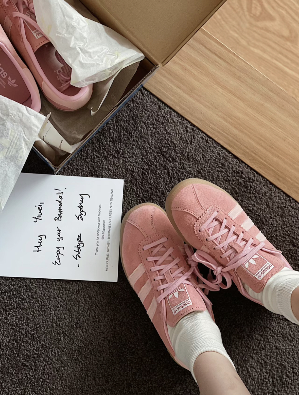 🤑降到不行...🌸 Adidas Bermuda Glow Pink 粉