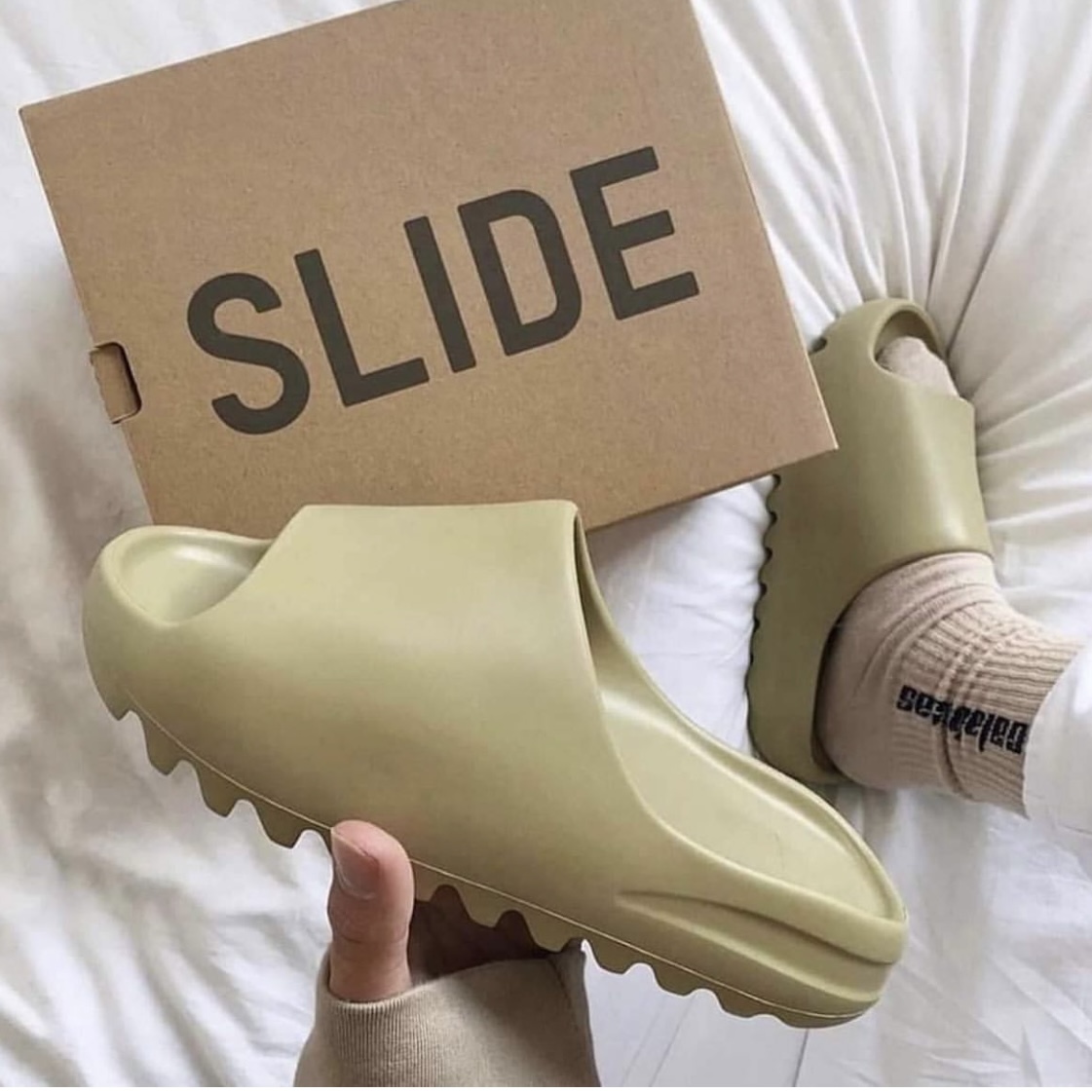 イージースライド　レジン　YEEZY SLIDE RERIN 27.5㎝