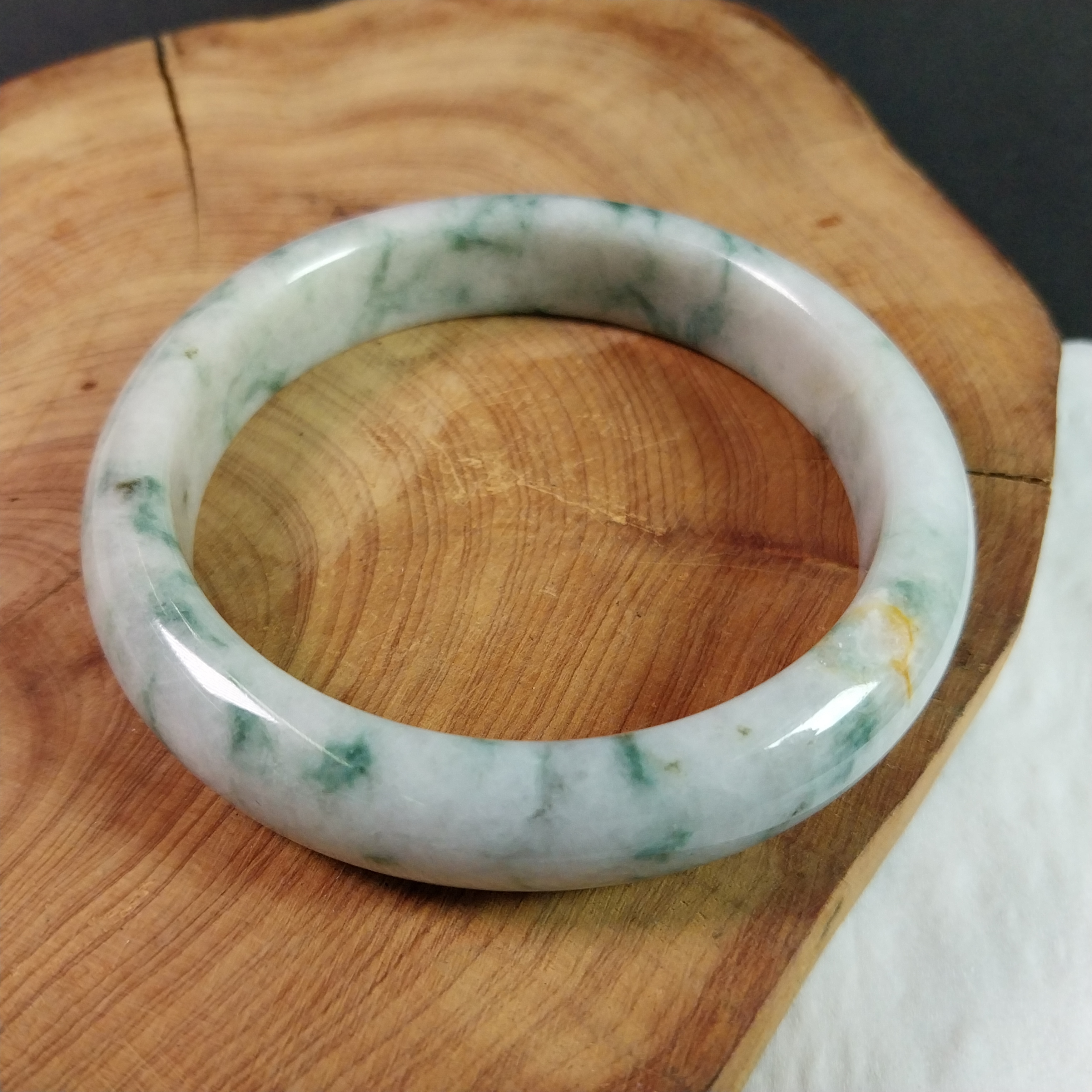 J2201 冰綠飄綠玉鐲 59.4mm (58-60)