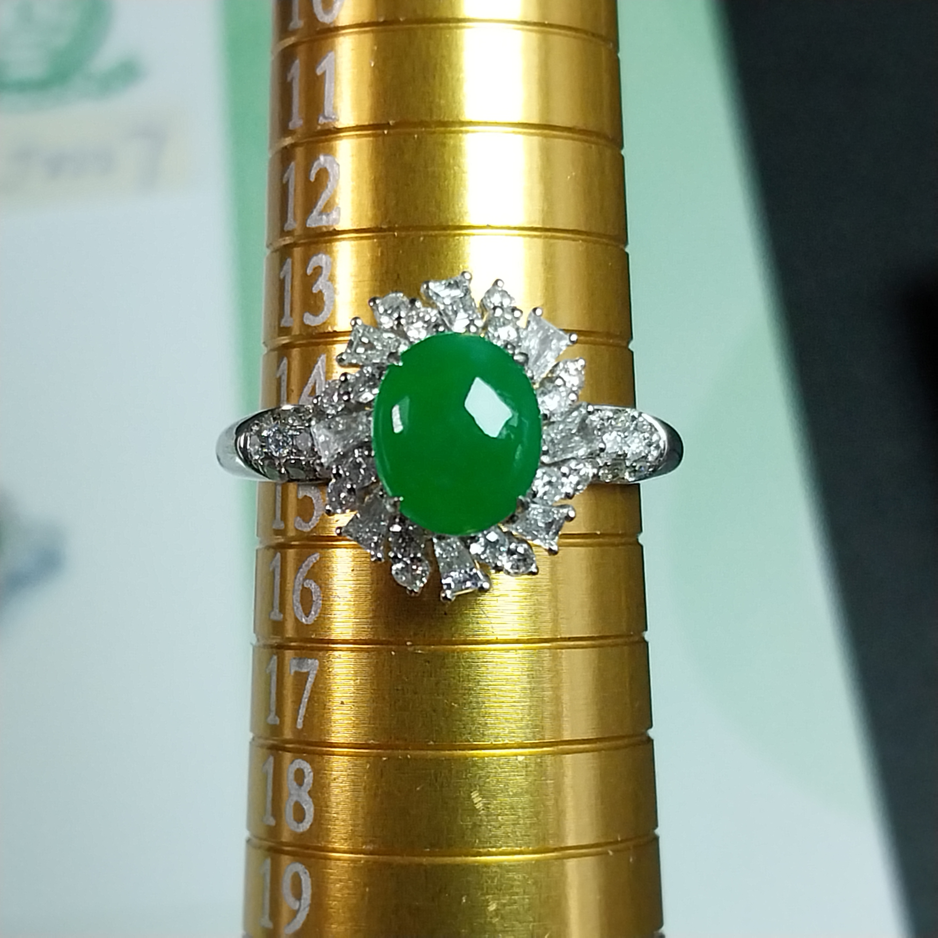 J2227 冰辣陽綠蛋面戒指