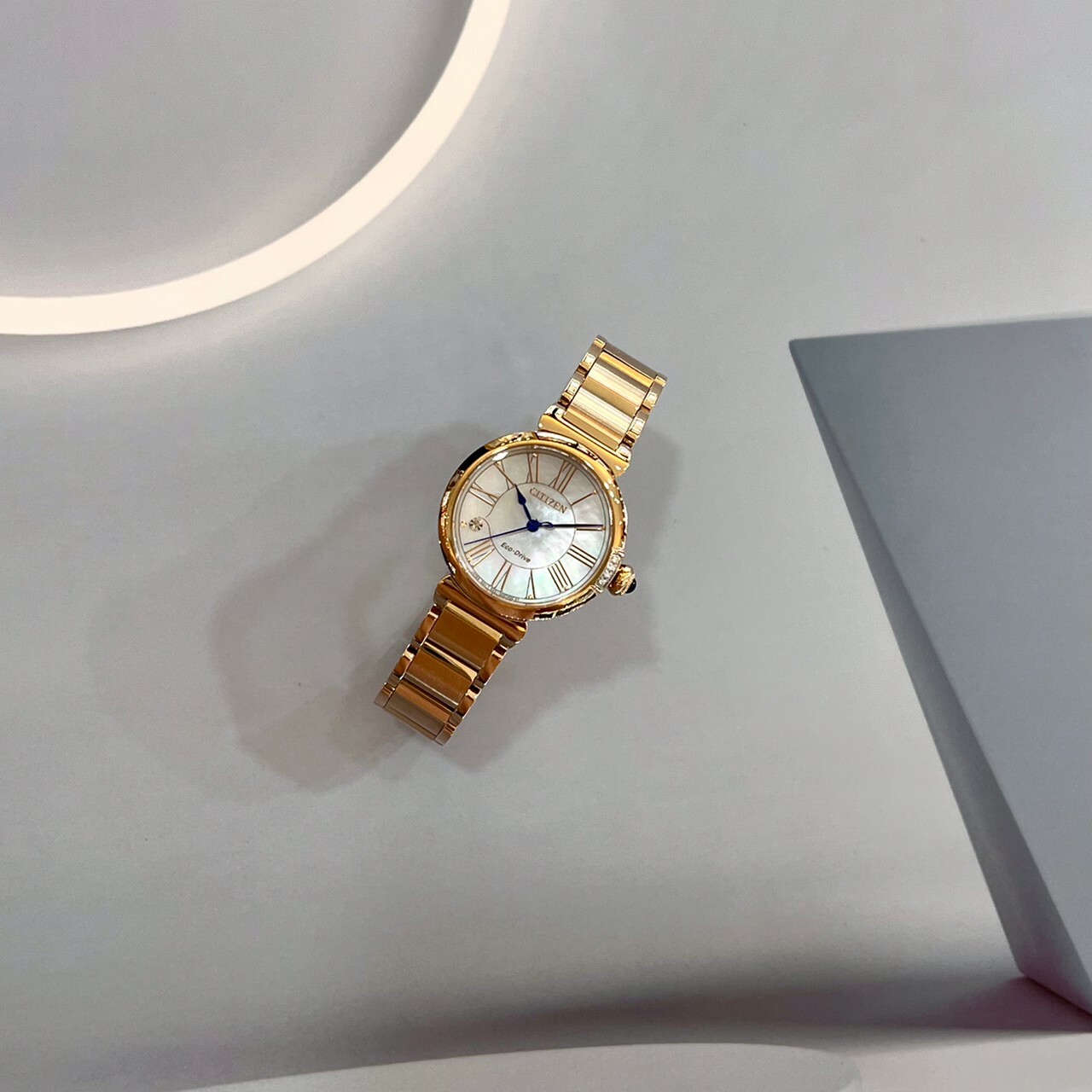 【CITIZEN 星辰】L系列 幸福鈴蘭 永恆款 光動能大三針女錶 EM1063-89D 29.5mm 現代鐘錶