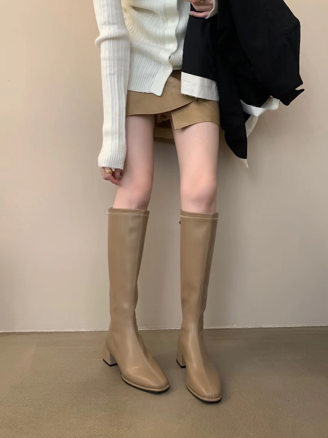 簡約素面方跟長靴(黑36.39.杏40)