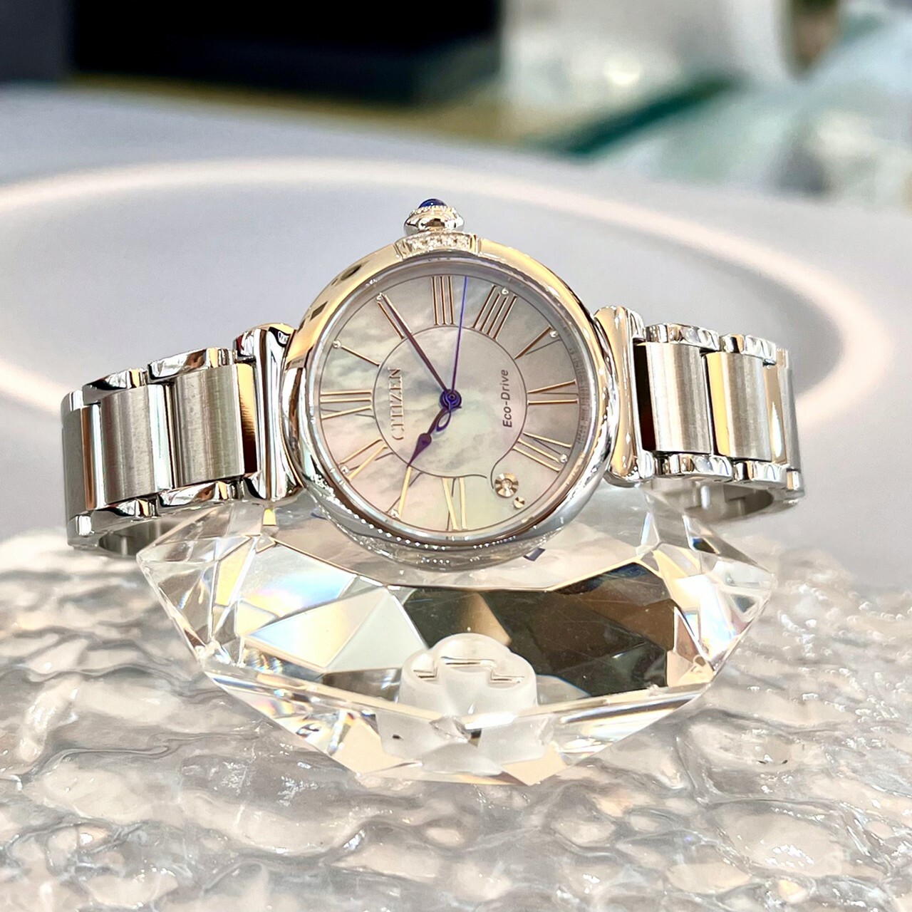 【CITIZEN 星辰】L系列 幸福鈴蘭 永恆款 光動能大三針女錶 EM1060-87NK 29.5mm 現代鐘錶