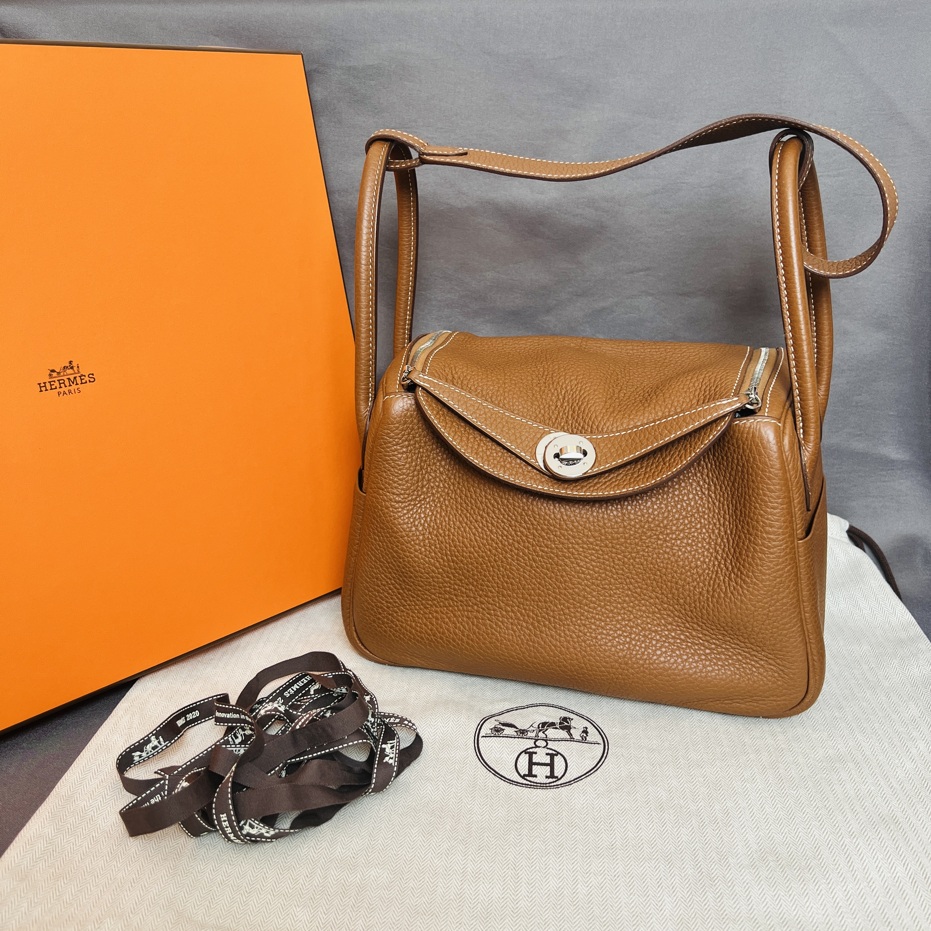 Sold！Authentic｜New｜Hermes Lindy 26 4b Biscuit color TC leather Z stamp