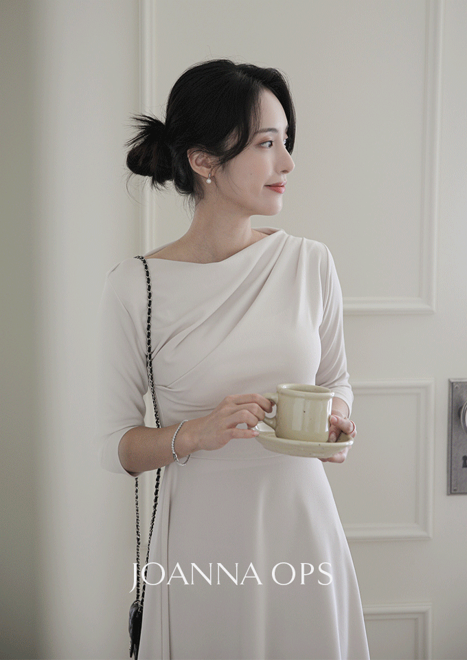 🚀當日出貨   Joanna 法式甜美胸前抓皺7分袖洋裝 (2 colors)