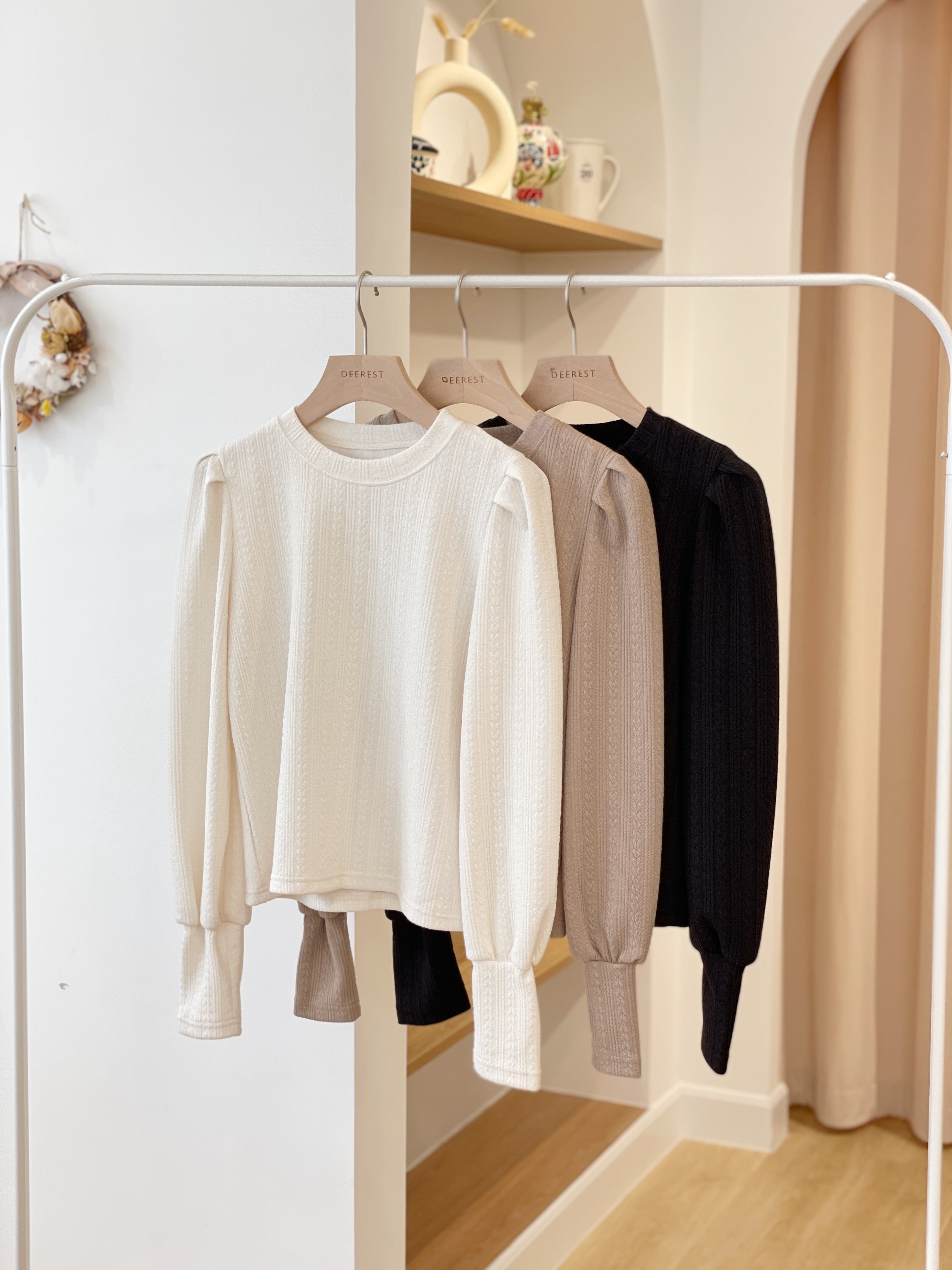 T794 Fall Embossing Puffy Top