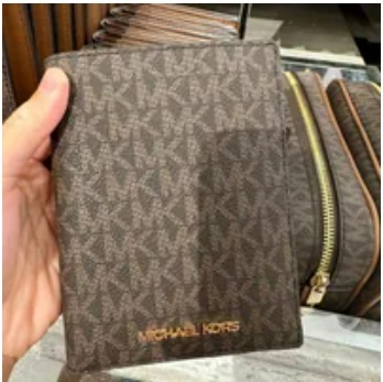 [S] MICHAEL KORS 35F2GTVN2B JET SET TRAVEL TRAVEL PASSPORT WALLET,BROWN, 196163432434 (SMK535)