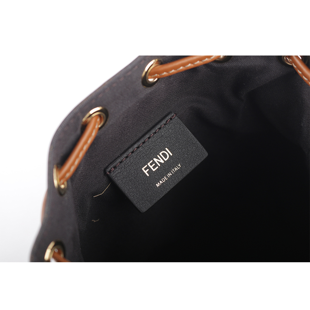 【FENDI】MON TRESOR FF Logo 刺繡草編提把二用迷你水桶包(米色) 8BS010 AP4M F1LMM