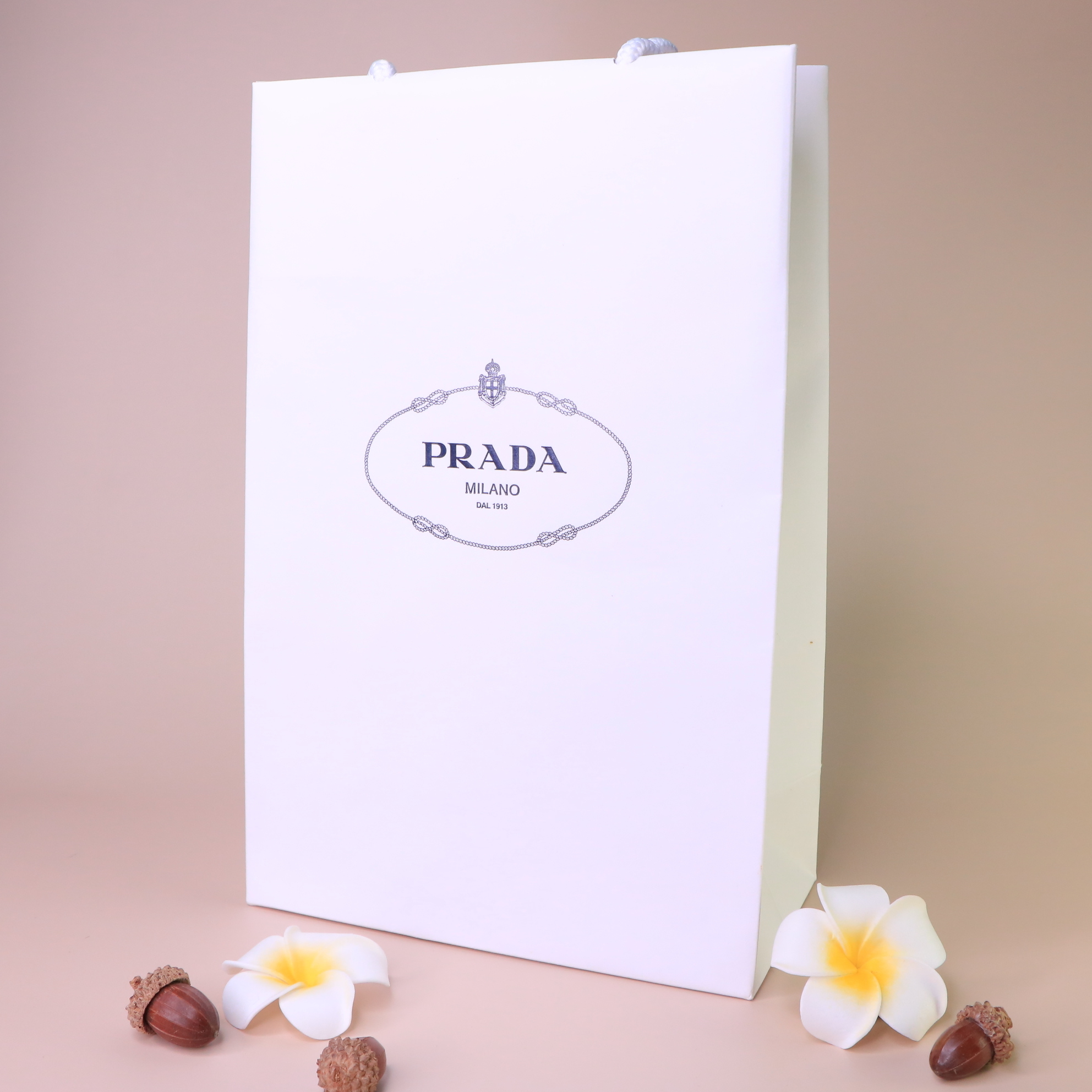 PRADA 精美白色紙袋 (白提繩) - BA0046