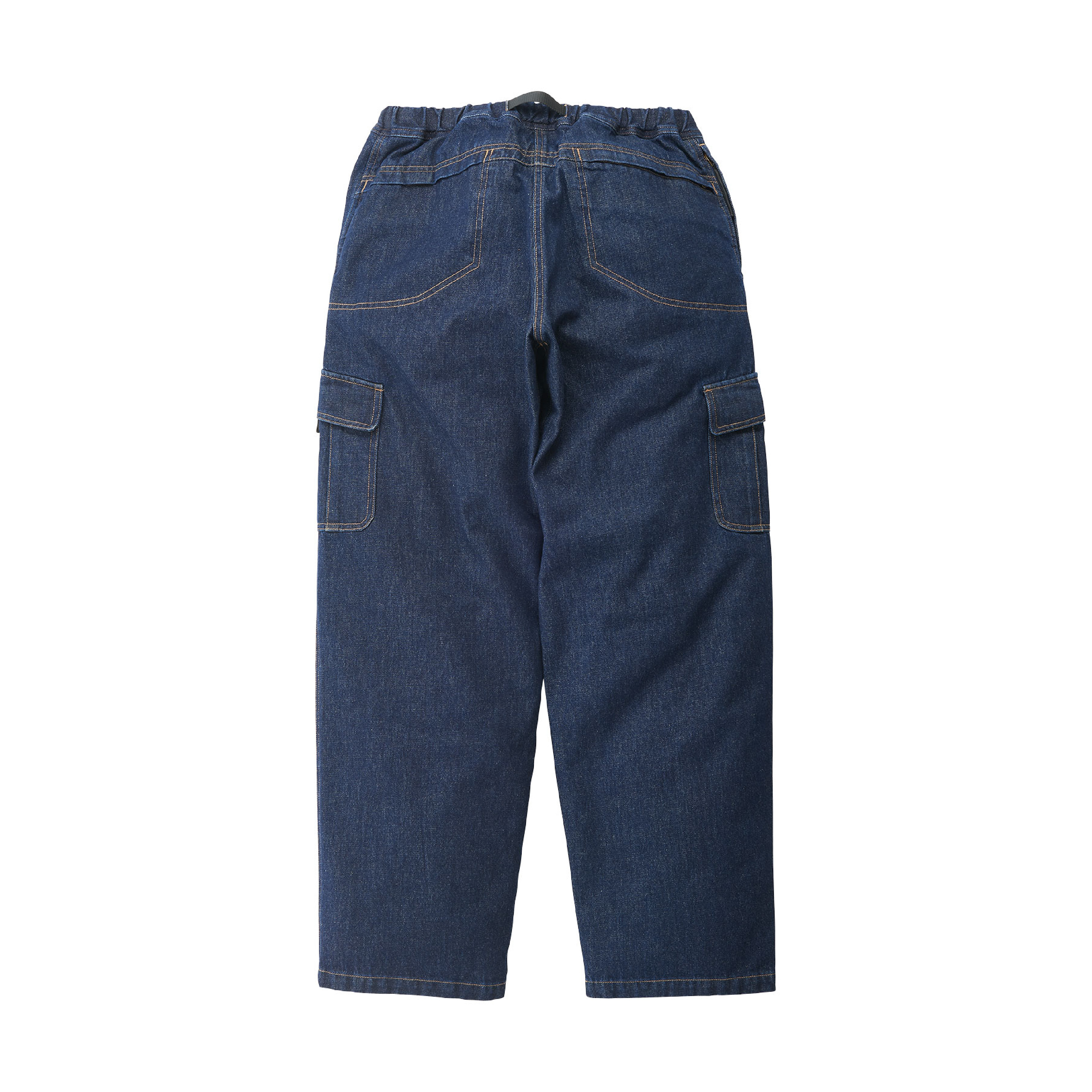 GRAMICCI DENIM LOOSE CARGO PANT 採用寬鬆廓形設計的工裝褲款，共有七