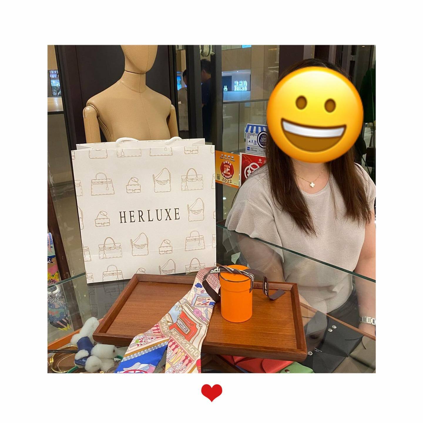 爽快靚靚來pick up twilly🎉 見到實物好滿意❤️ 很鐘意HERLUXE貨品齊全👍 對mini E同小馬很有興趣🥰 仲表示會支持HERLUXE直播🙌 多謝你嘅認可🫶