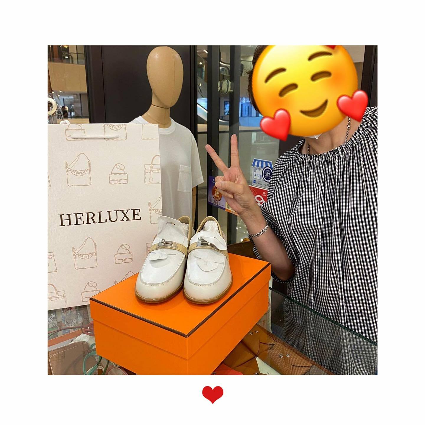 【 感謝支持 】爽快靚靚同朋友來pick up loafer🎉 是經朋友介紹來HERLUXE買嘢🫰靚靚在專門店買唔岩碼數 在HERLUXE買到😍 非常鐘意🫰 多謝你哋嘅支持🫶