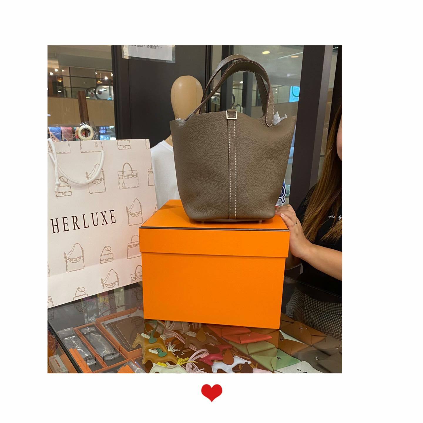 【 感謝支持 】爽快靚靚來pick up P22大象銀🐘🔗 靚靚係大袋迷 很鐘意呢個經典色同容量❤️ 對P22價錢亦很滿意🥰 仲表示對其他手袋很🈶興趣🫰 多謝你嘅支持與信任🫶🫰