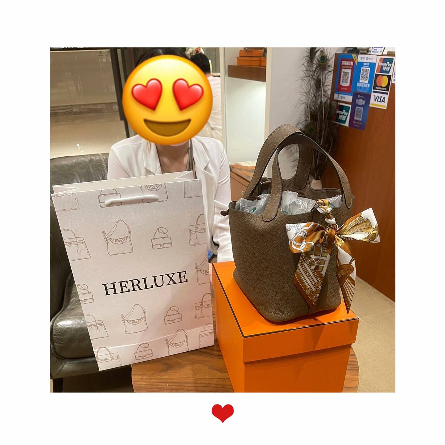 【 感謝支持 】爽快靚靚walk in來shopping🎉 揀咗P18威瑪犬色👜 配埋twilly🎀 呢個搭配超完美😍 靚靚很鐘意 即刻拍板埋單🫰多謝你嘅支持與信任🫶💪