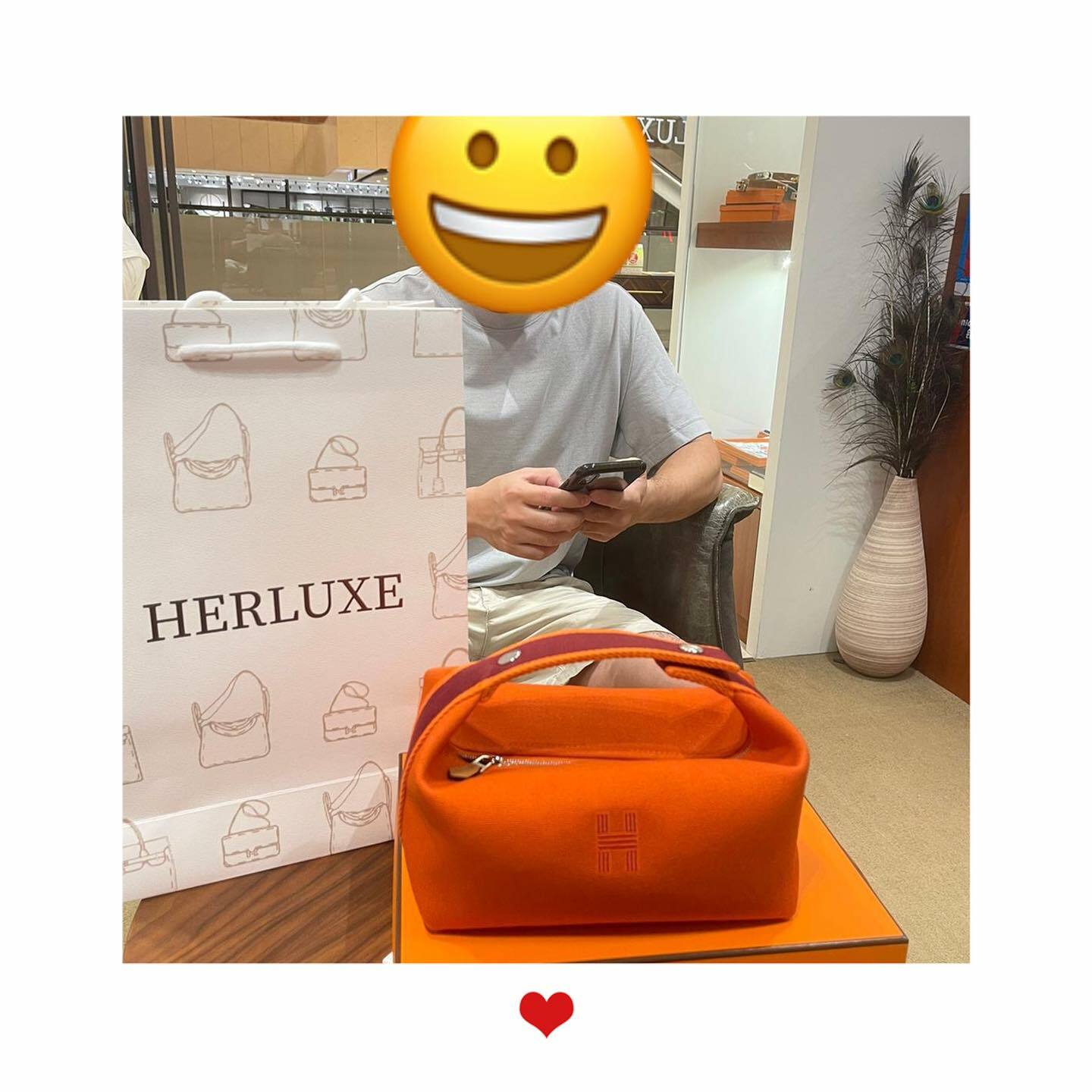 【 感謝支持 】型男先生來幫太太pick up飯盒包🎉 太太之前有幫襯我哋買Lindy黑金😍 仲表示對MK2很有興趣❤️ 太太一直都有關注HERLUXE👏 多謝你哋嘅復購再復購😊 一直咁支持與信任HERLUXE🫶💪