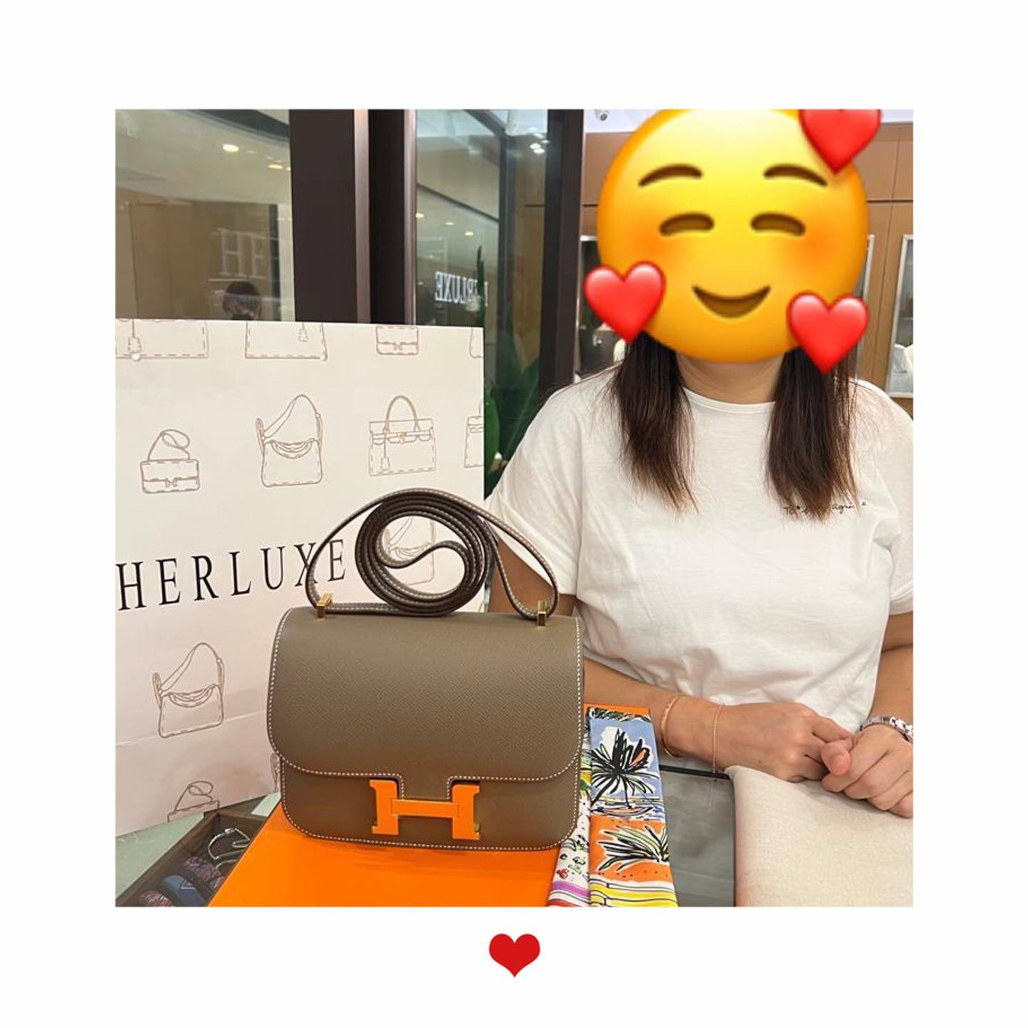 【 感謝支持 】愛妻號先生在線上咨詢後同太太來店挑選🥳 靚靚一眼睇中C19大象金🐘🔑 配埋Twilly🎀 先生爽快埋單🎉 so sweet❤️ 原來先生一直都有關注HERLUXE🫰多謝你哋對HERLUXE嘅支持與100%信任🫶💪