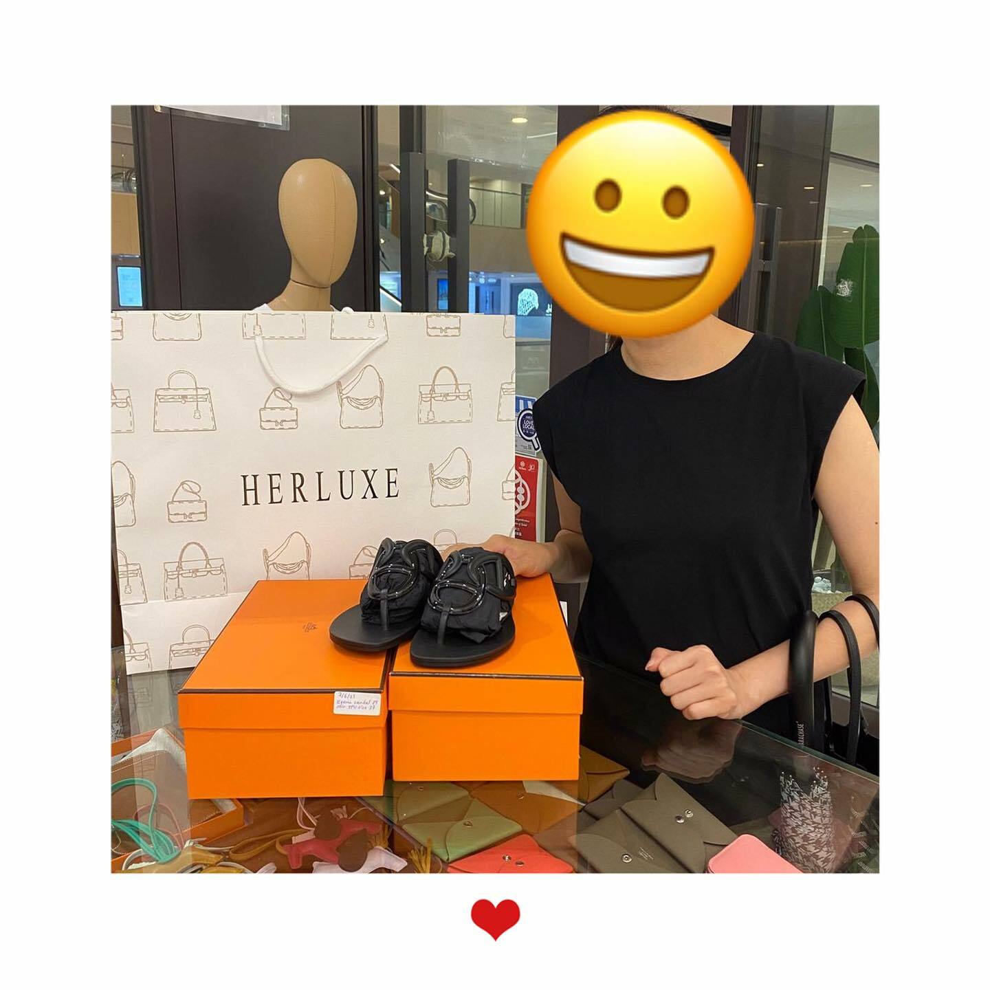 兩位靚靚來pick up 豬鼻拖鞋🎉 非常鐘意 因為好襯衫又可以作為姐妹拖鞋😍 原來2位係經我哋嘅熟客大V介紹來嘅🫰被信任是一種幸福🥰 感謝一直支持HERLUXE 嘅新老客戶🫶💪