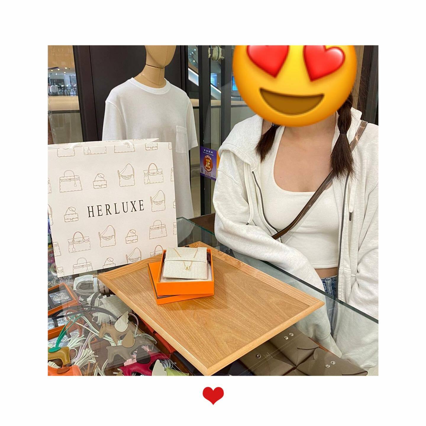 爽快靚靚同先生來買嘢🥳 睇中mini pop H頸鏈⛓ 因為信任Herluxe正貨保證❤️ 爽快拍板埋單👏 多謝你哋嘅支持🫶