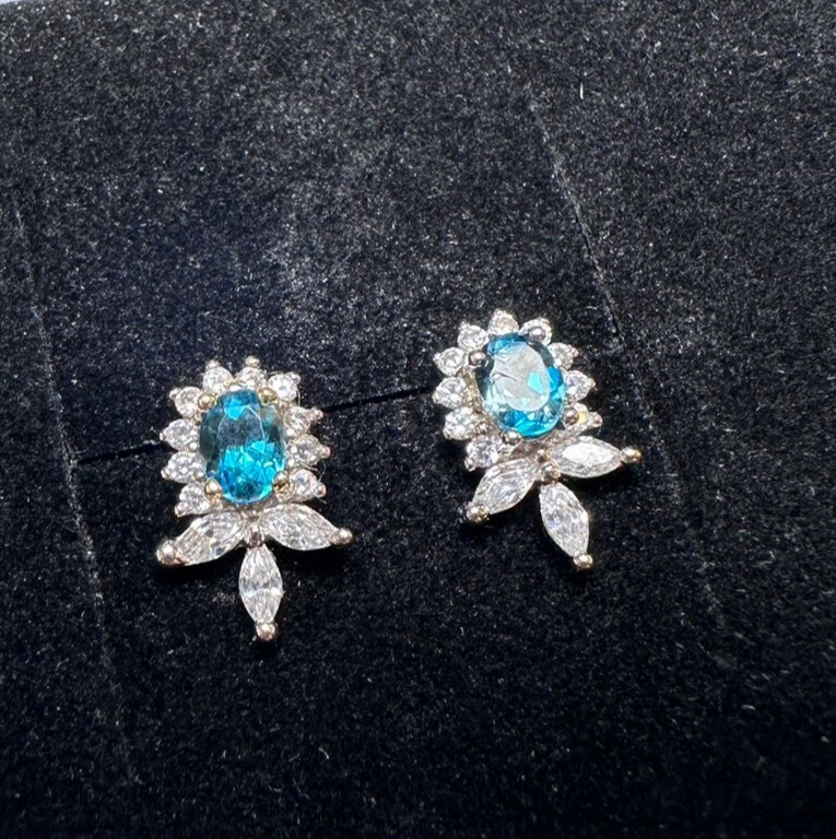 925銀耳環 湖水藍托帕石耳環