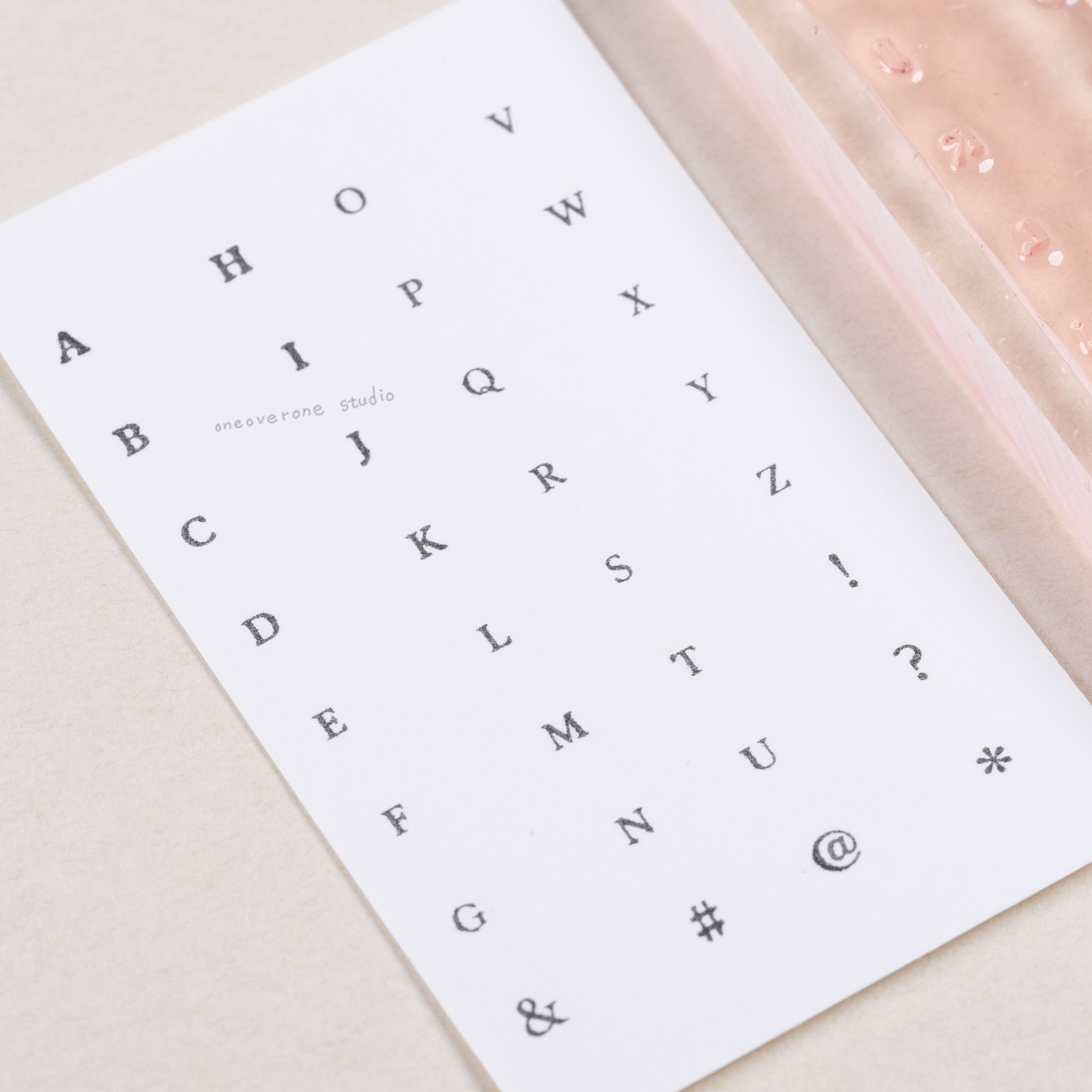 (售完絕版) 迷你明體字母棒 膠版印章｜一分之一工作室 臺灣