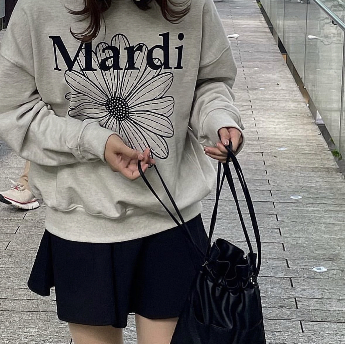 MARDI MERCREDI -  SWEATSHIRT FLOWERMARDI_OATMEAL BLACK
