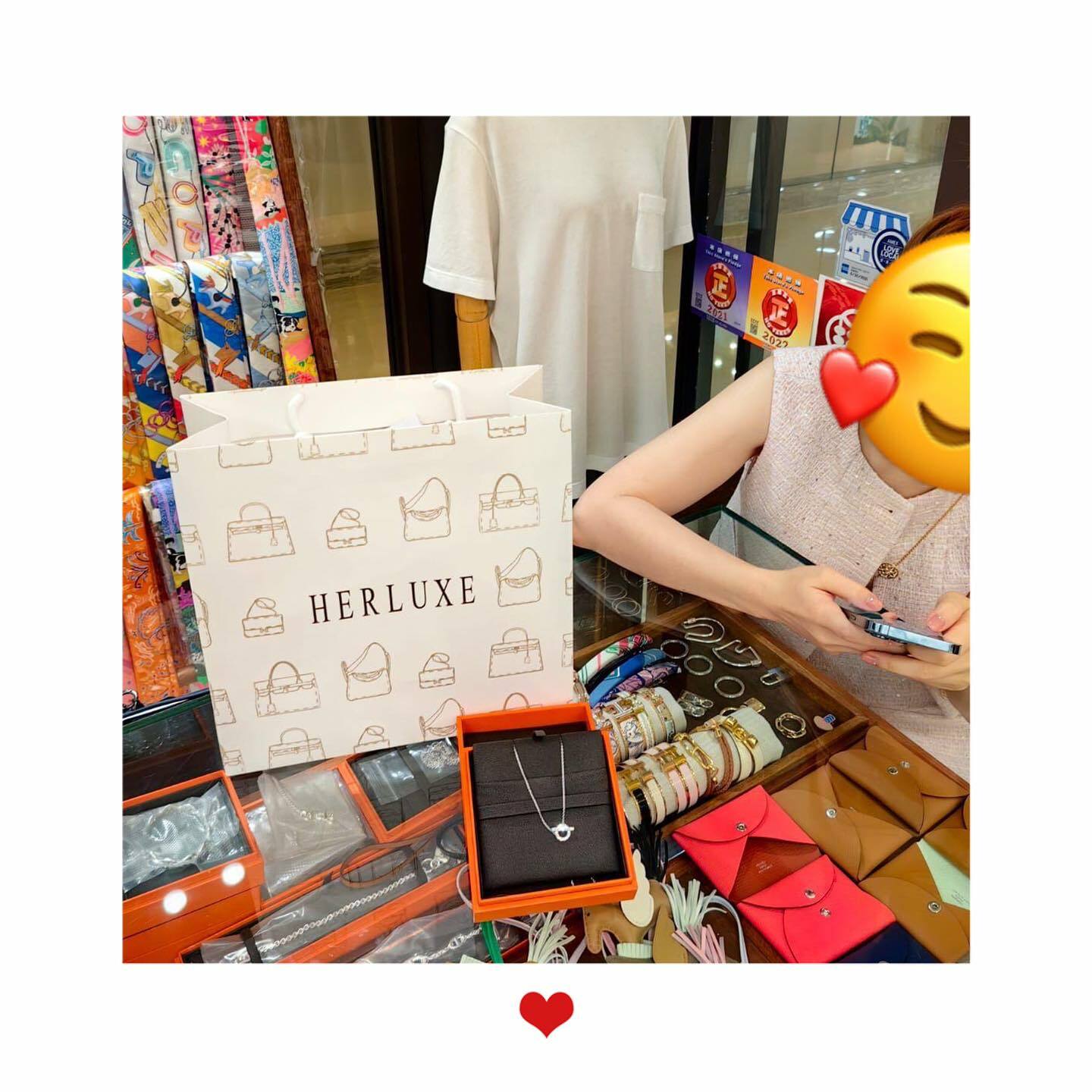 遊客靚靚來買嘢🎉 入店被精緻鑽石頸鏈吸引💎 閃閃惹人愛嘅飾品很襯靚靚氣質😍 貨品靚價錢優秀❤️‍🔥 靚靚果斷入手一條📣 多謝你哋嘅支持與信任🫶💪