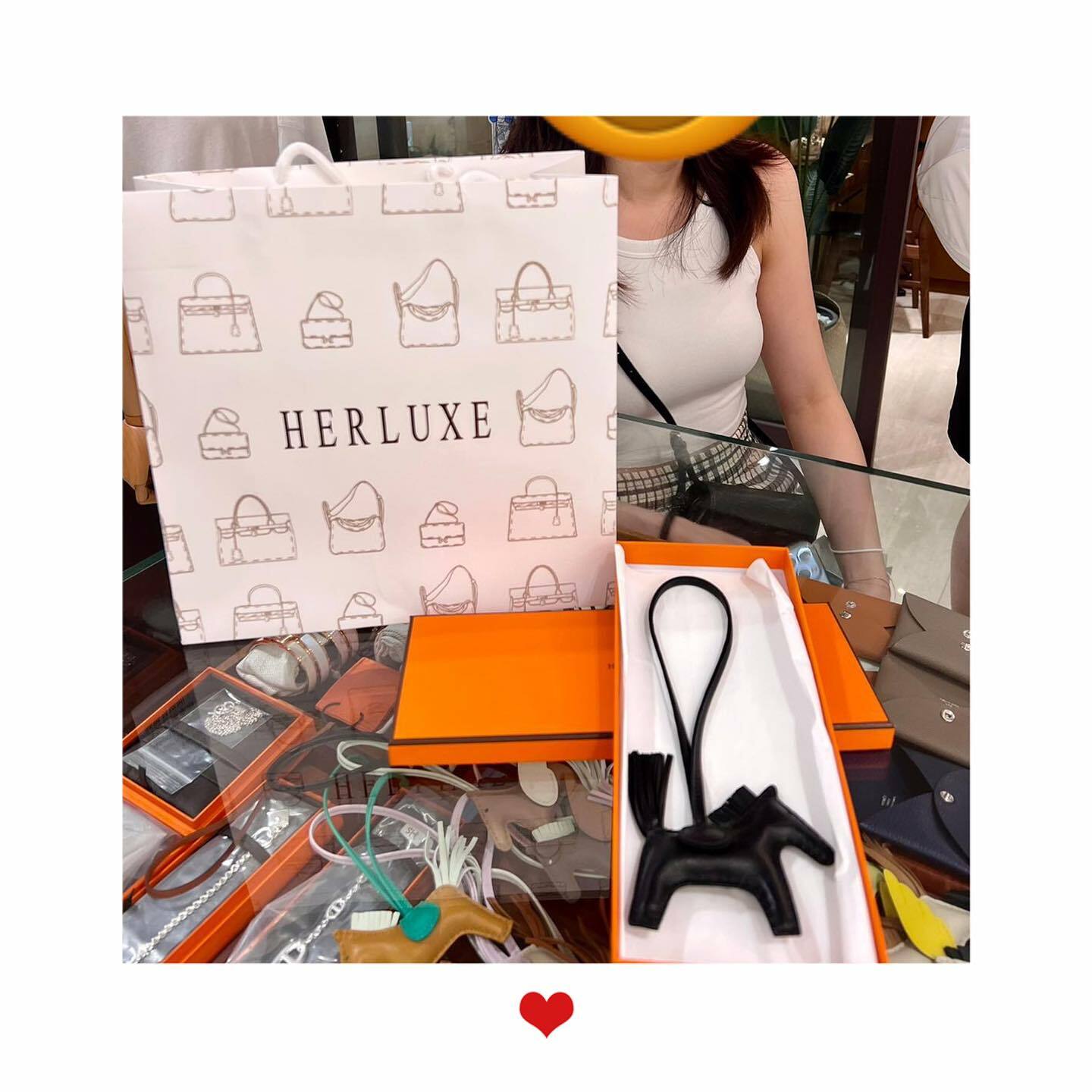 遊客靚靚walk in來買嘢🥳 爽快落單小馬🐎 話HERLUXE貨品齊全 服務好☺️ 多謝你嘅支持🫶