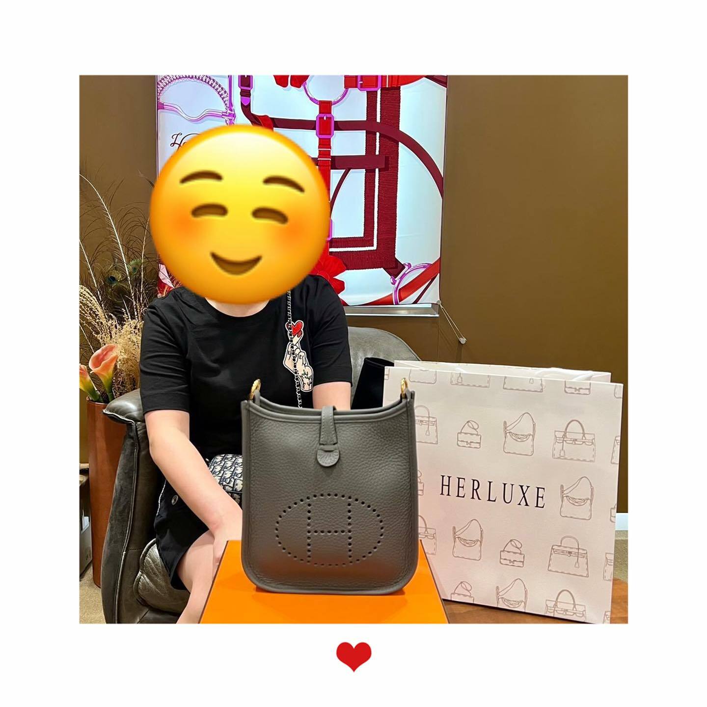 爽快靚靚walk in來 shopping🥳 爽快埋單mini E 積雨雲灰🌧 靚靚非常滿意我哋嘅服務🥰 多謝你嘅復購再復購🫰一直咁支持HERLUXR❤️💪