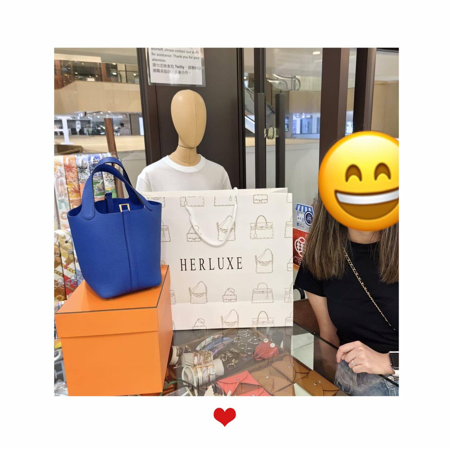 親屬團520情人節來HERLUXE買野🥳 靚靚一眼睇中P18皇室藍💙先生即刻埋單送比太太❤️ so sweet moment🎈多謝你哋嘅支持與信任🫶