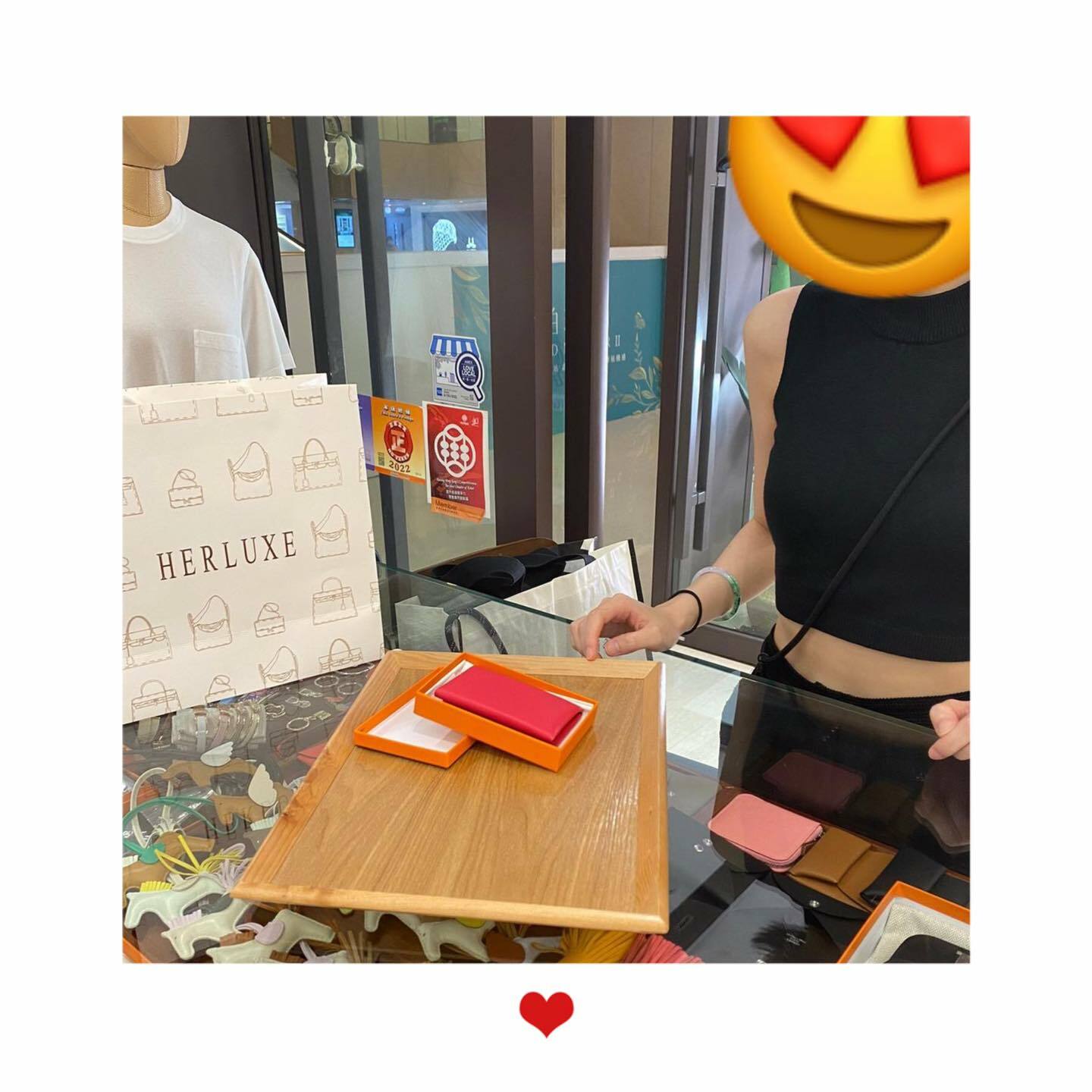 爽快靚靚幫朋友來pick up卡包💳 係見到我哋有呢隻顏色就馬上落單🎉 多謝你支持HERLUXE🫶