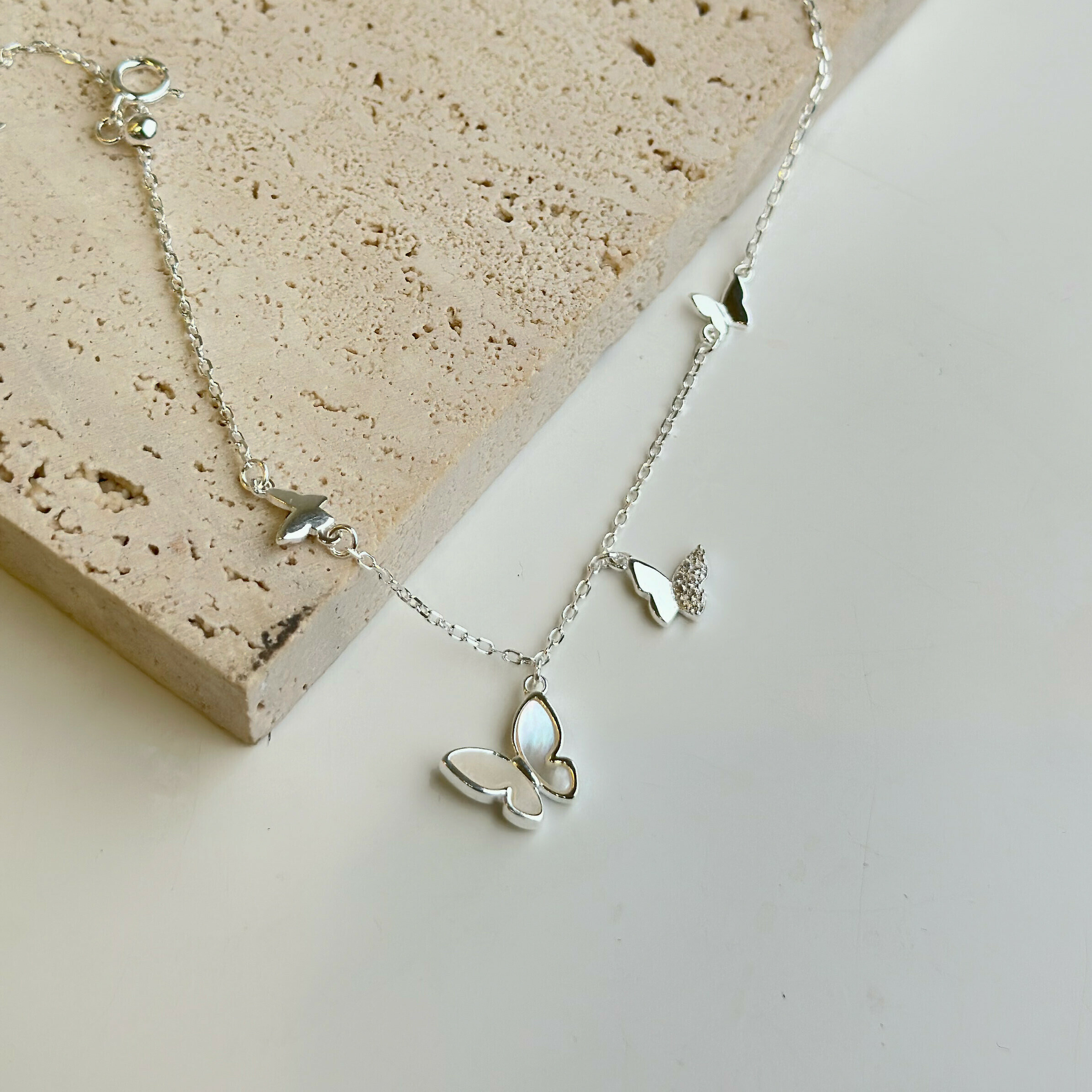 紛紛．白貝蝴蝶純銀手鍊