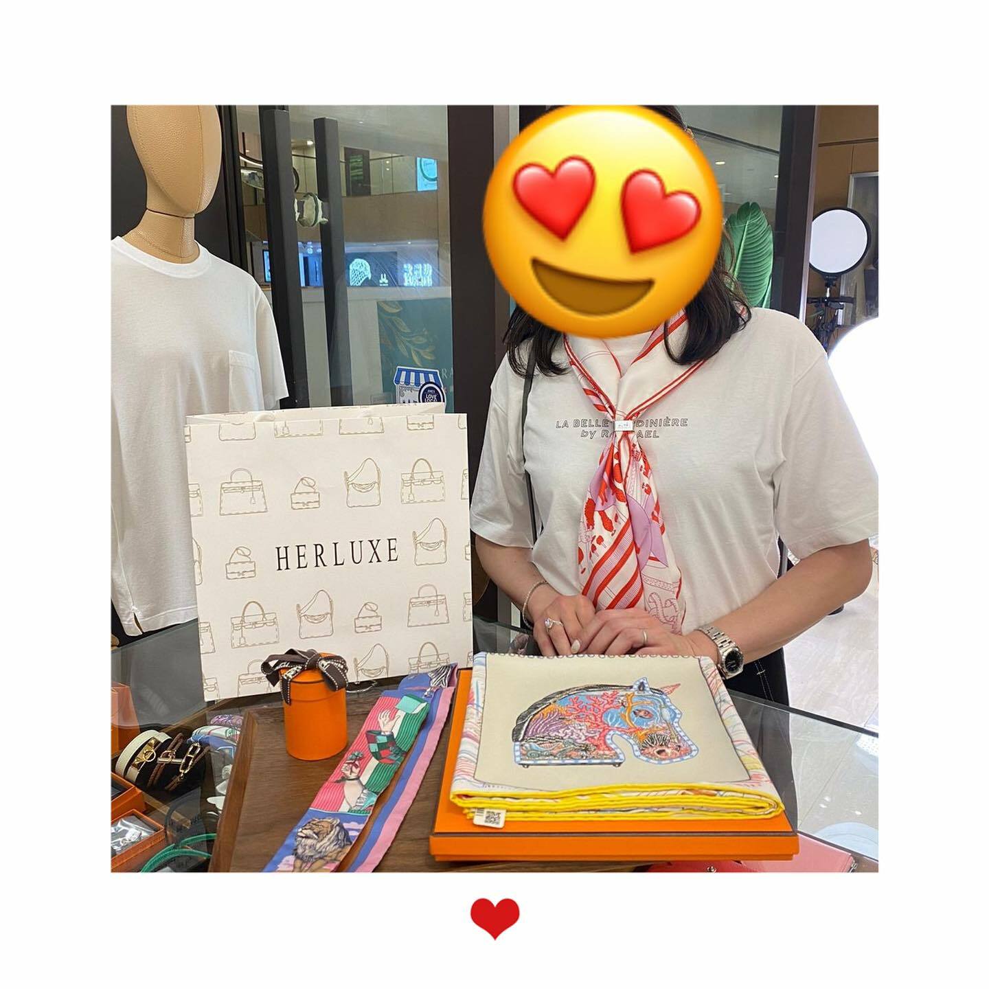 VIP靚靚睇我哋直播爽快落單🥳靚靚之前仲幫襯我哋買Bolide🤗 上次睇完直播後到店買了隻C18牛油果綠😍 今次來pick up scarf同twilly💗 靚靚全程睇完兩場直播🫰讚我哋直播🈶進步🤩 多謝你哋一直對HERLUXE支持與關注🫶💪