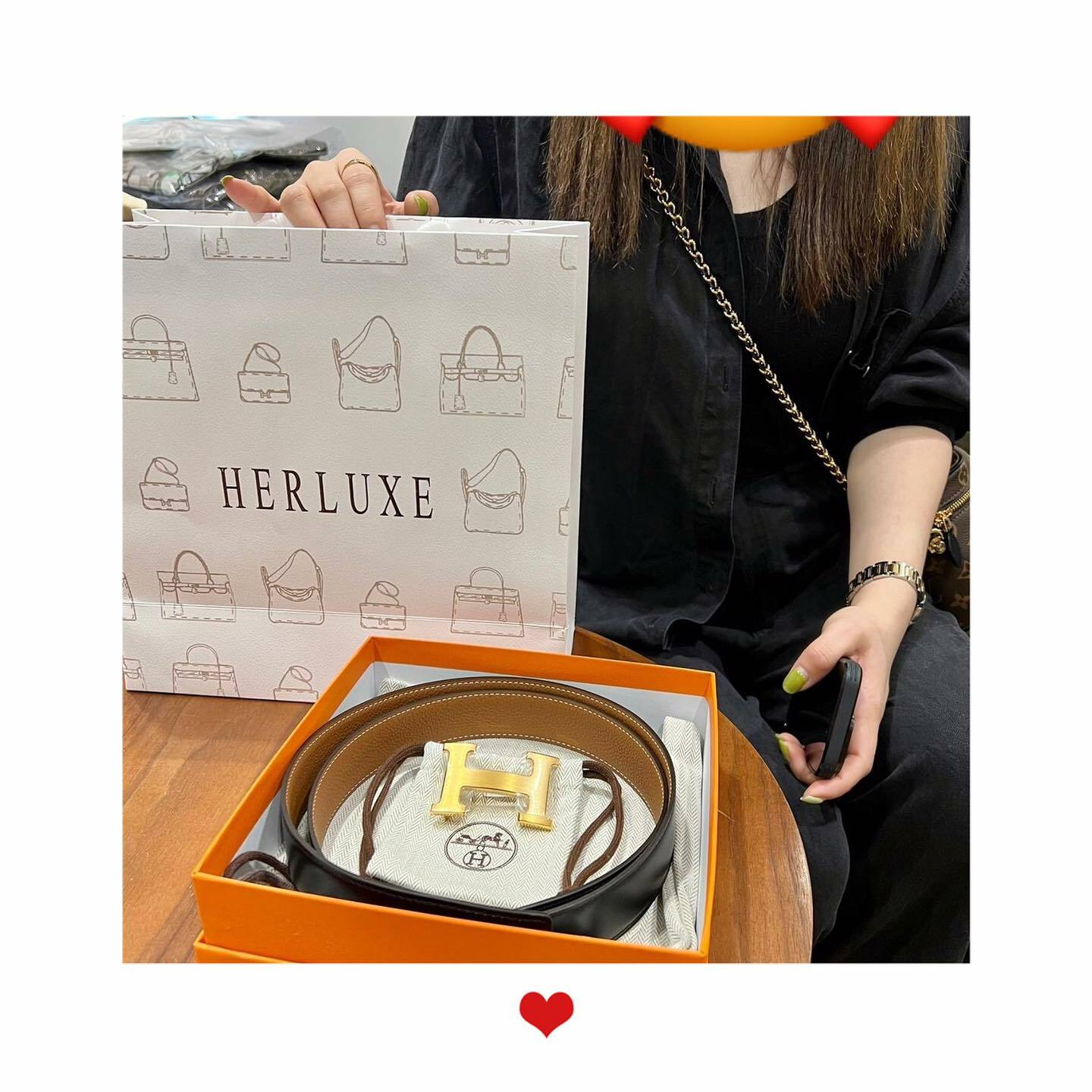 超nice遊客靚靚同朋友來Shopping😍 目標明確👍 揀咗皮帶送比先生做禮物🎁 好多謝你哋支持💕