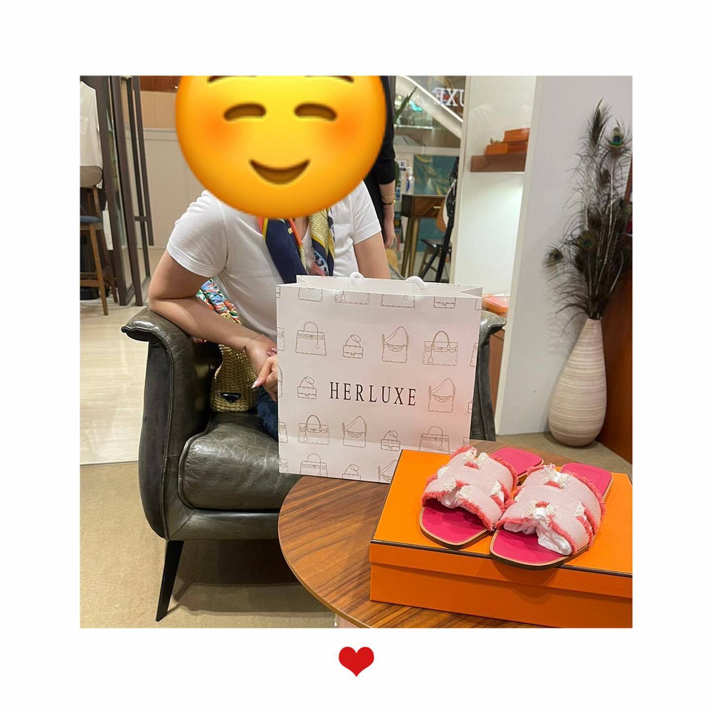 爽快靚靚在直播間見到後 馬上網上咨詢我哋🤗 來店睇實物後爽快帶走oran拖鞋👏 多謝你嘅支持🫶