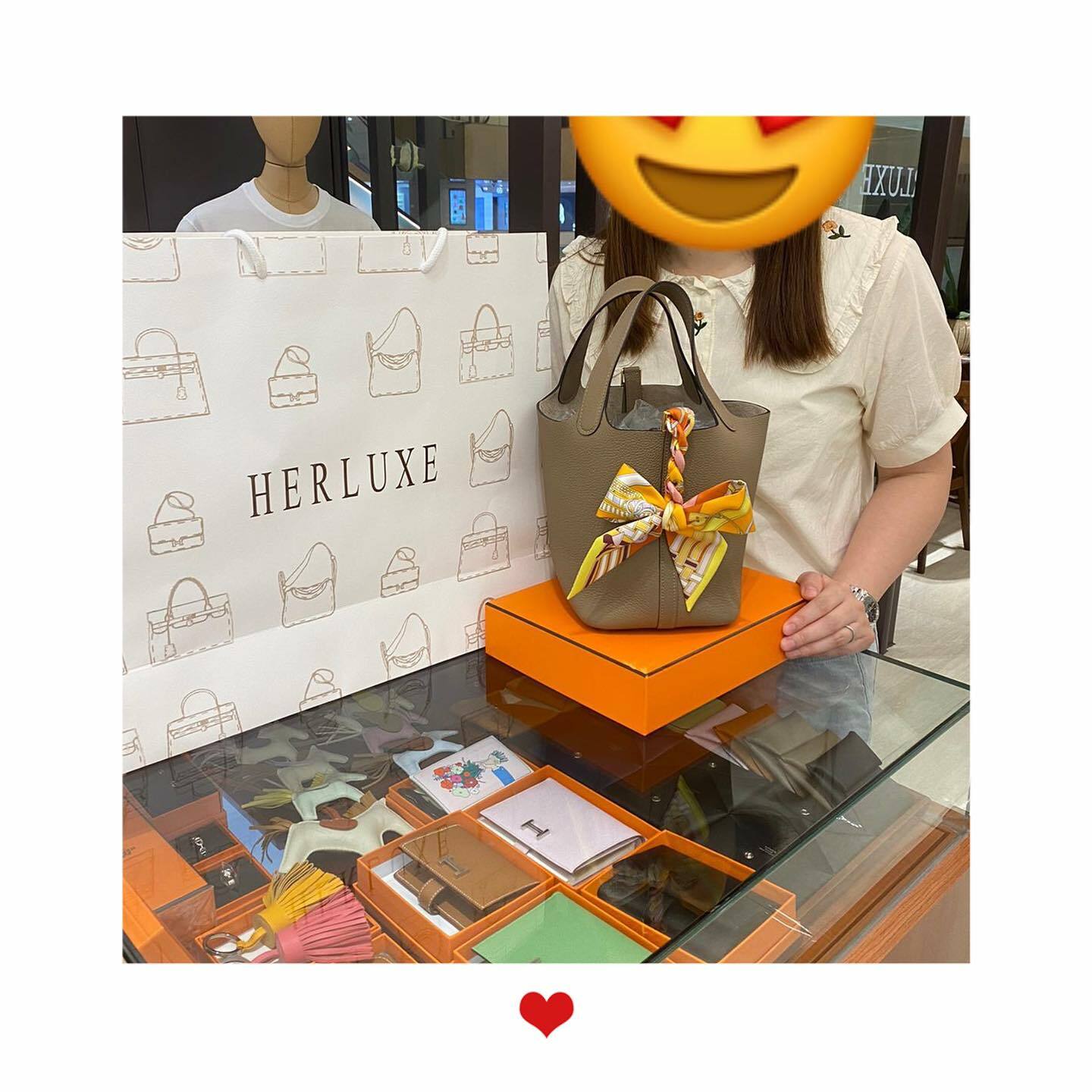 靚靚同型男先生來買野🎉 爽快埋單picotin 18威瑪犬色🐕 配埋條Twilly🎀效果超讚👍🏻 靚靚非常鐘意😍 多謝你對HERLUXE支持與讚賞🫶