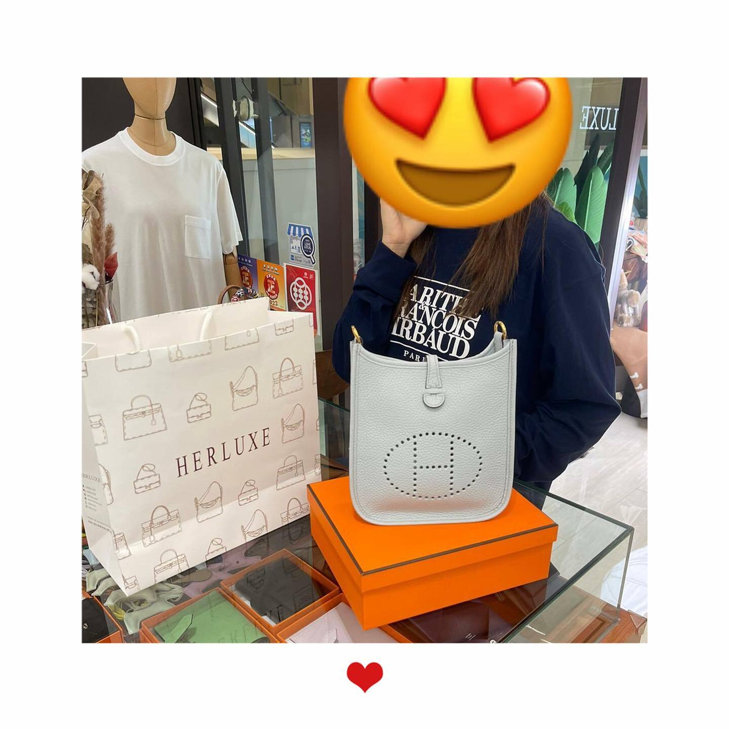 爽快靚靚來pick up mini E聖杯藍🎉 見到實物好開心😁 仲想買多個卡包送比朋友🫶 多謝你對HERLUXE嘅100%信任與肯定🫶