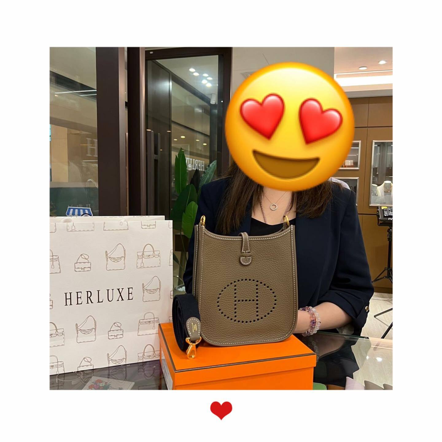 愛妻號先生陪太太來pick up mini E大象灰👏見到實物好鐘意😍爽快埋單送比太太🎁 so sweet❤️ 多謝你哋選擇了HERLURE🫶 我哋能讓客人買得開心😁買得放心💪