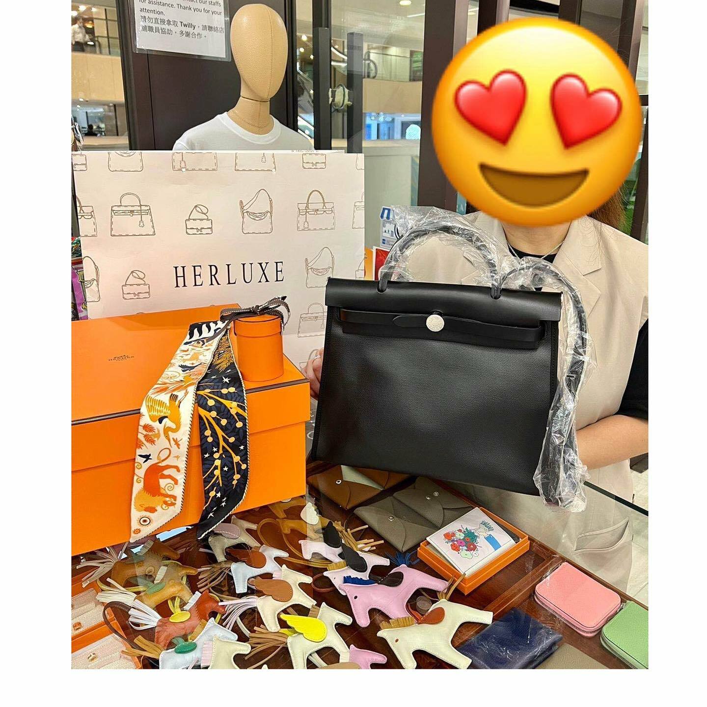 爽快vip靚靚在線上落單🤗 來鋪頭pick up Herbag黑銀🥳同條特別版Twilly 👜 見到實物十分滿意😍 多謝你嘅100%信任與支持🫶