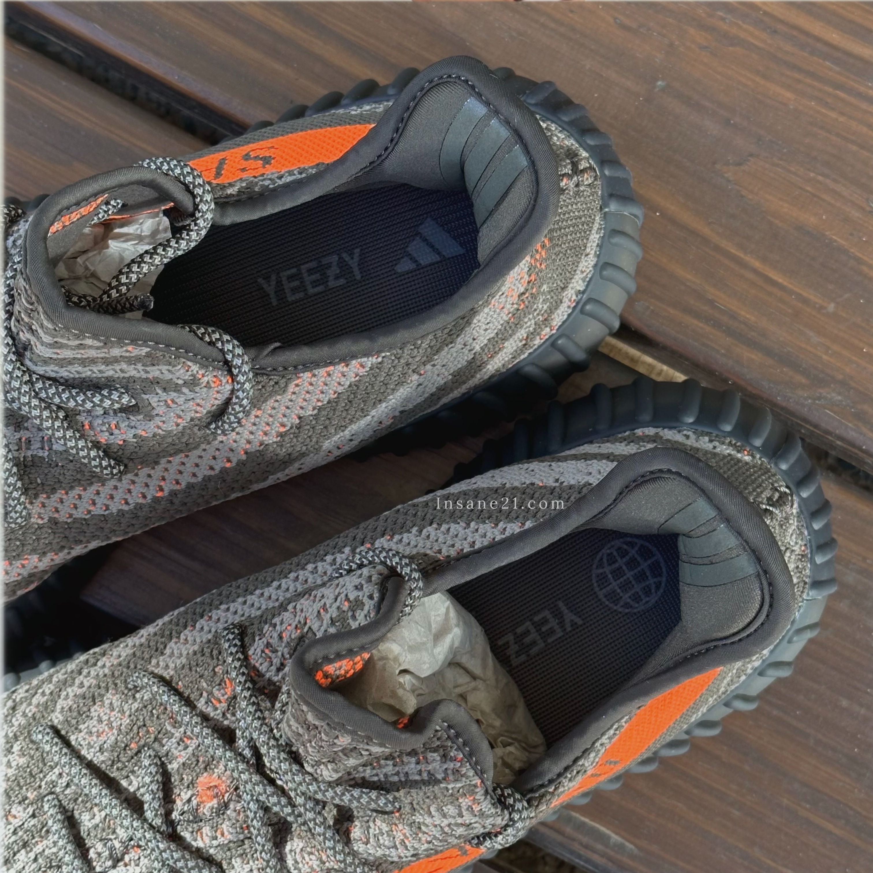 ADIDAS YEEZY BOOST 350 V2 CARBON BELUGA 灰橘HQ7045