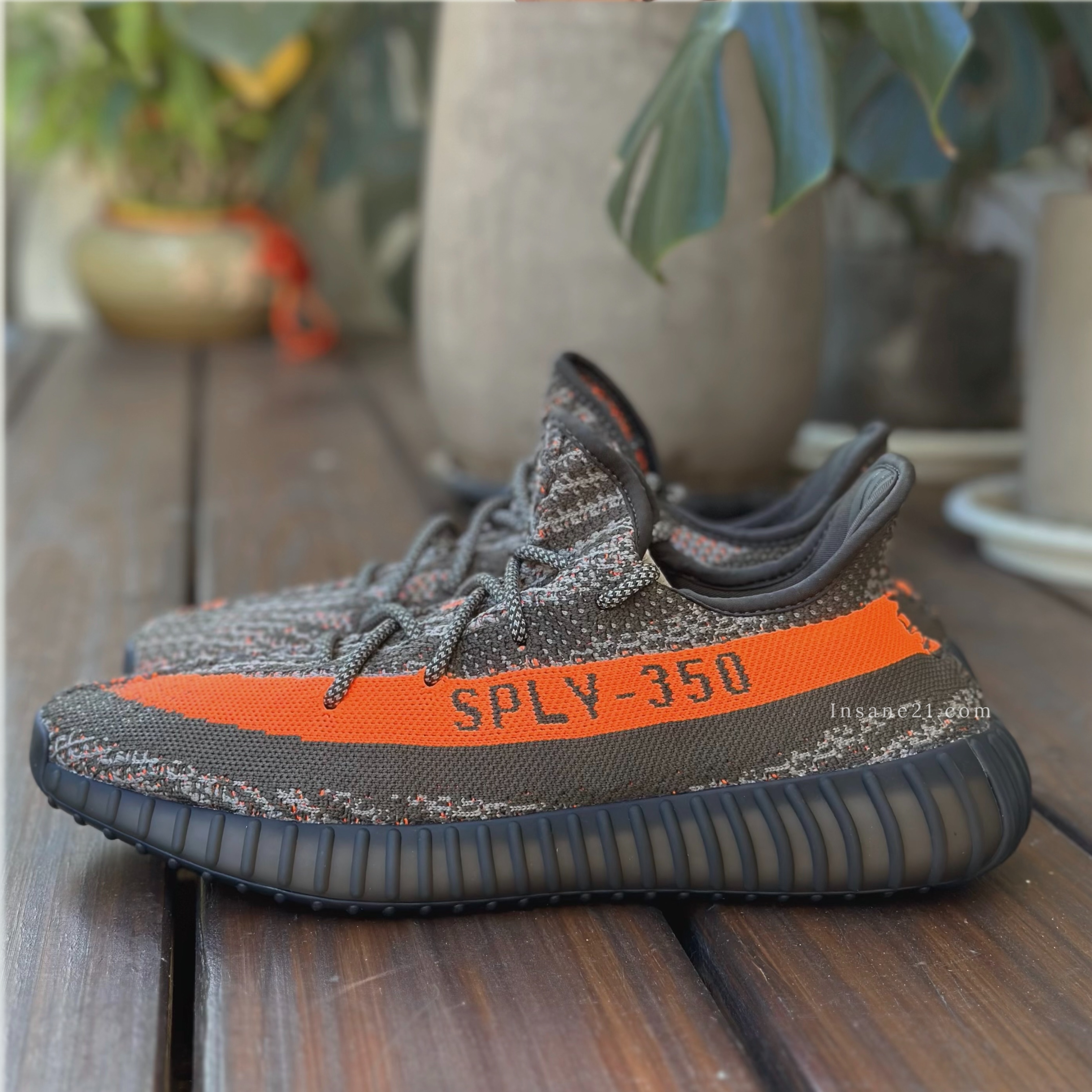 ADIDAS YEEZY BOOST 350 V2 CARBON BELUGA 灰橘 HQ7045