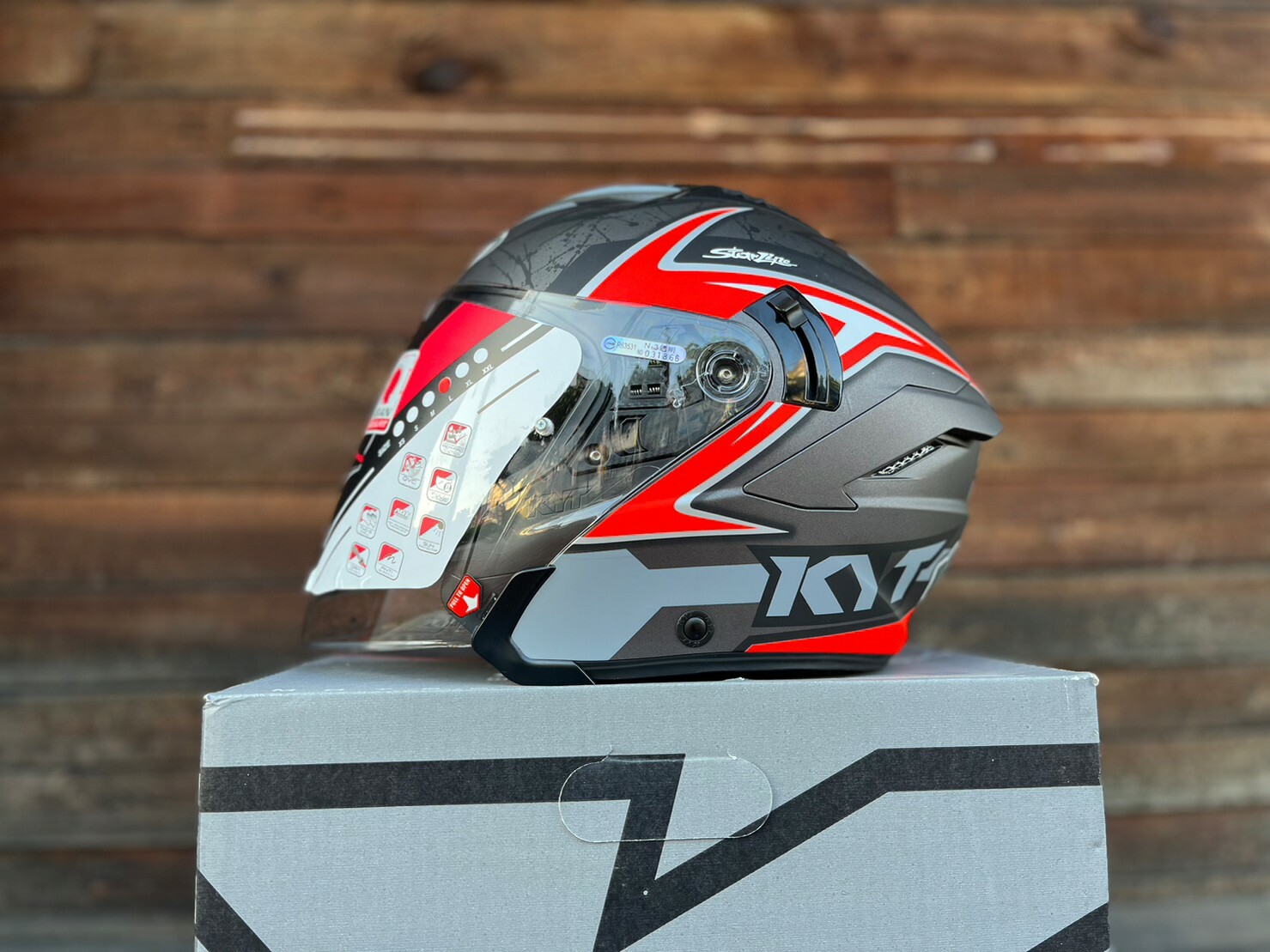 KYT NFJ #19 紅 Attitude Matt Anth Red 3/4罩