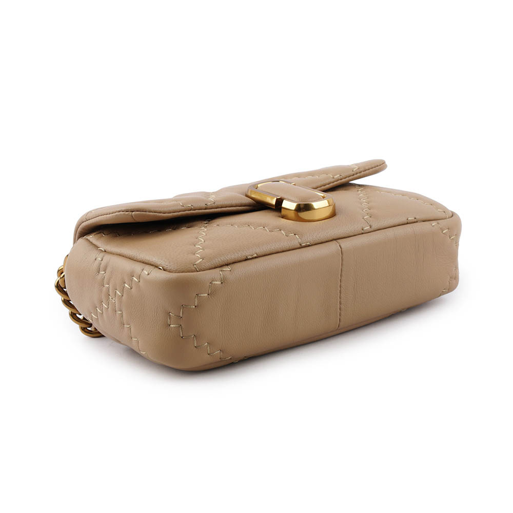 【MARC JACOBS】THE J MARC 縫線小羊皮翻蓋迷你二用包(駝色) 2S3HSH016H03 230