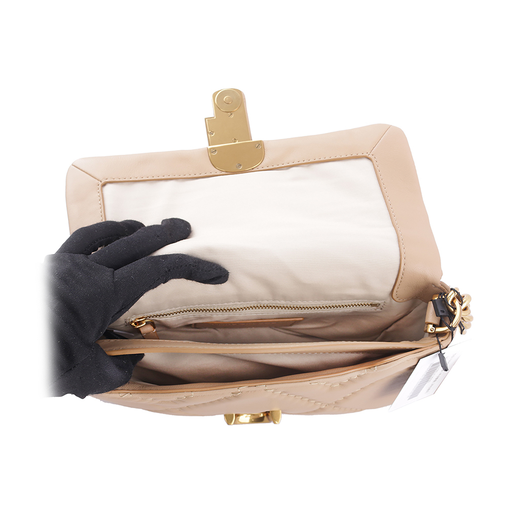 【MARC JACOBS】THE J MARC 縫線小羊皮翻蓋二用包(駝色) 2S3HSH007H03 230