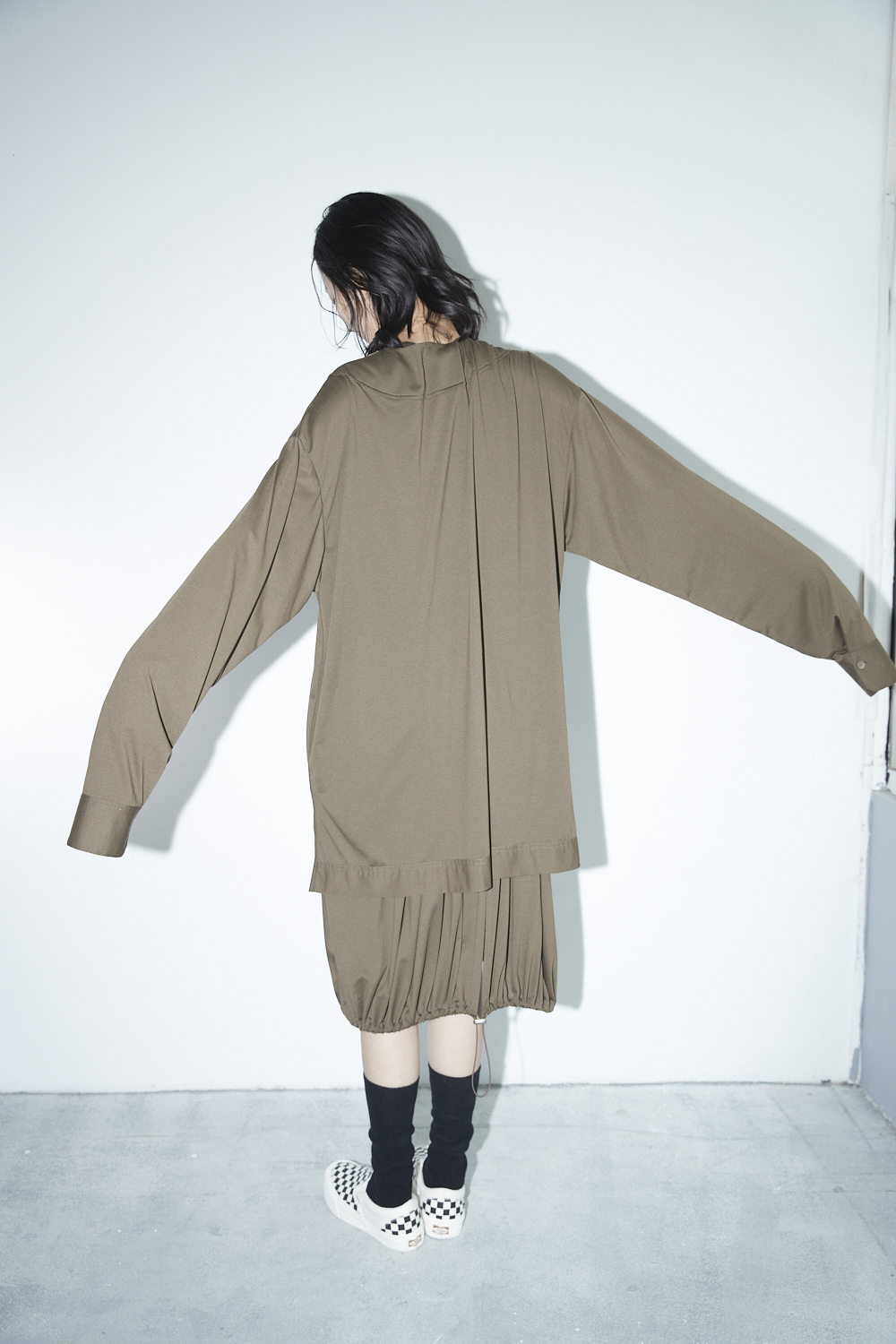 錯位剪接口袋上衣