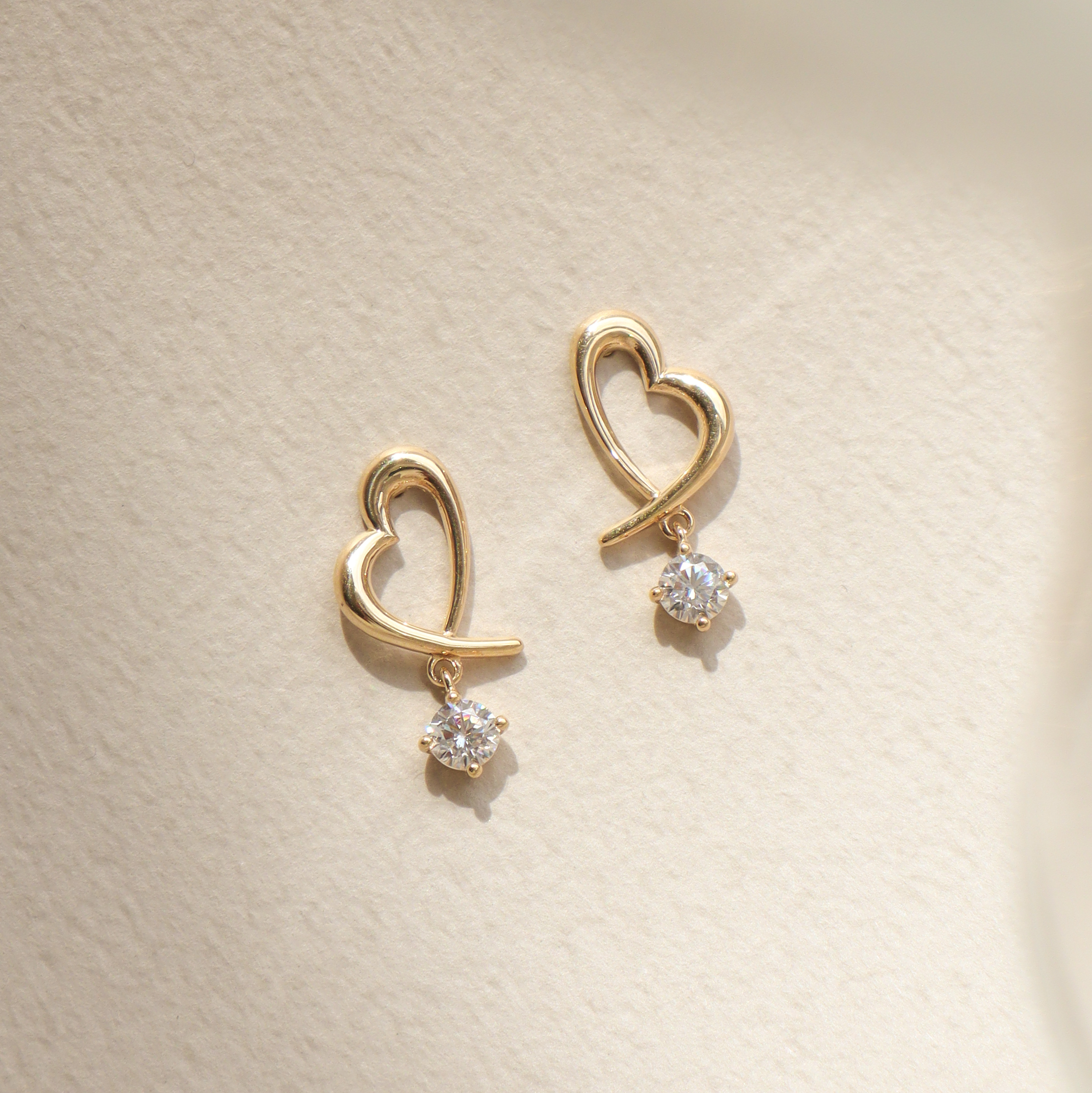 10K/心形流線耳環