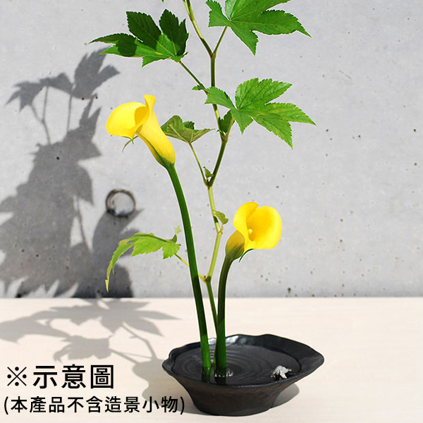 蓮花造型的鋁製水盤花器