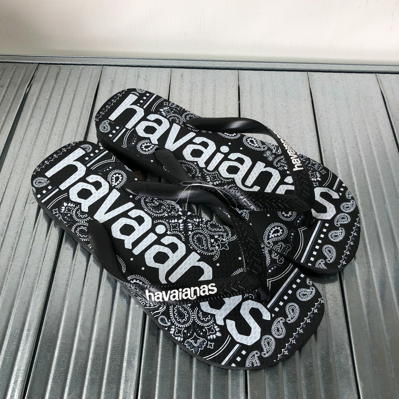 Havaianas 哈瓦仕 Top Logomania Fashion 圖騰印花系列 拖鞋 夾腳拖 男鞋 黑白 4148449-0090