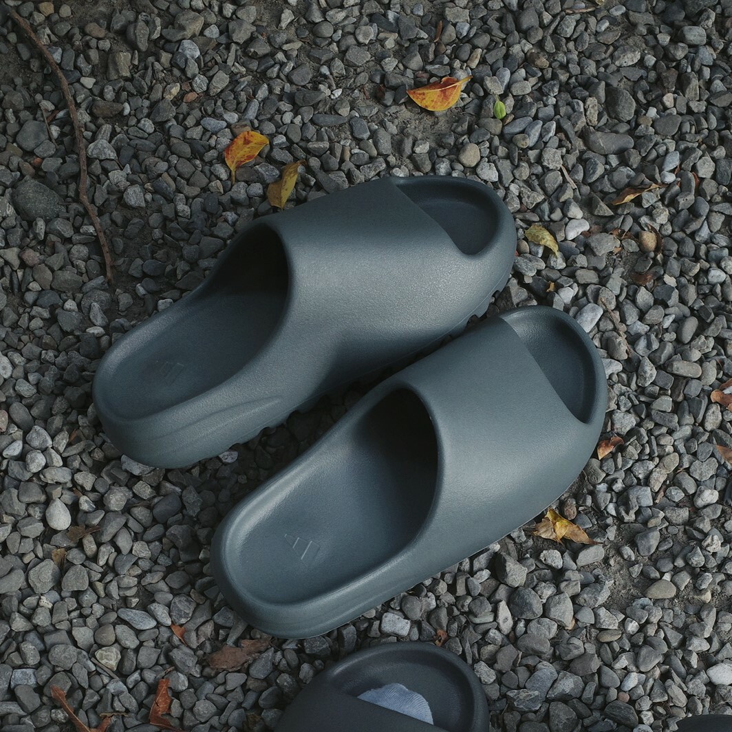 程度極上 adidas YEEZY Slide Slate Marine 28.5cm ID2349